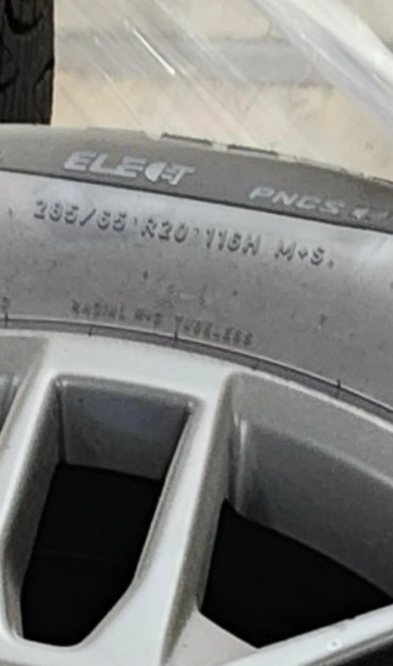 Tesla Cybertruck Small Aero Wheel Covers spotted & compared (to larger covers)! IMG_8165
