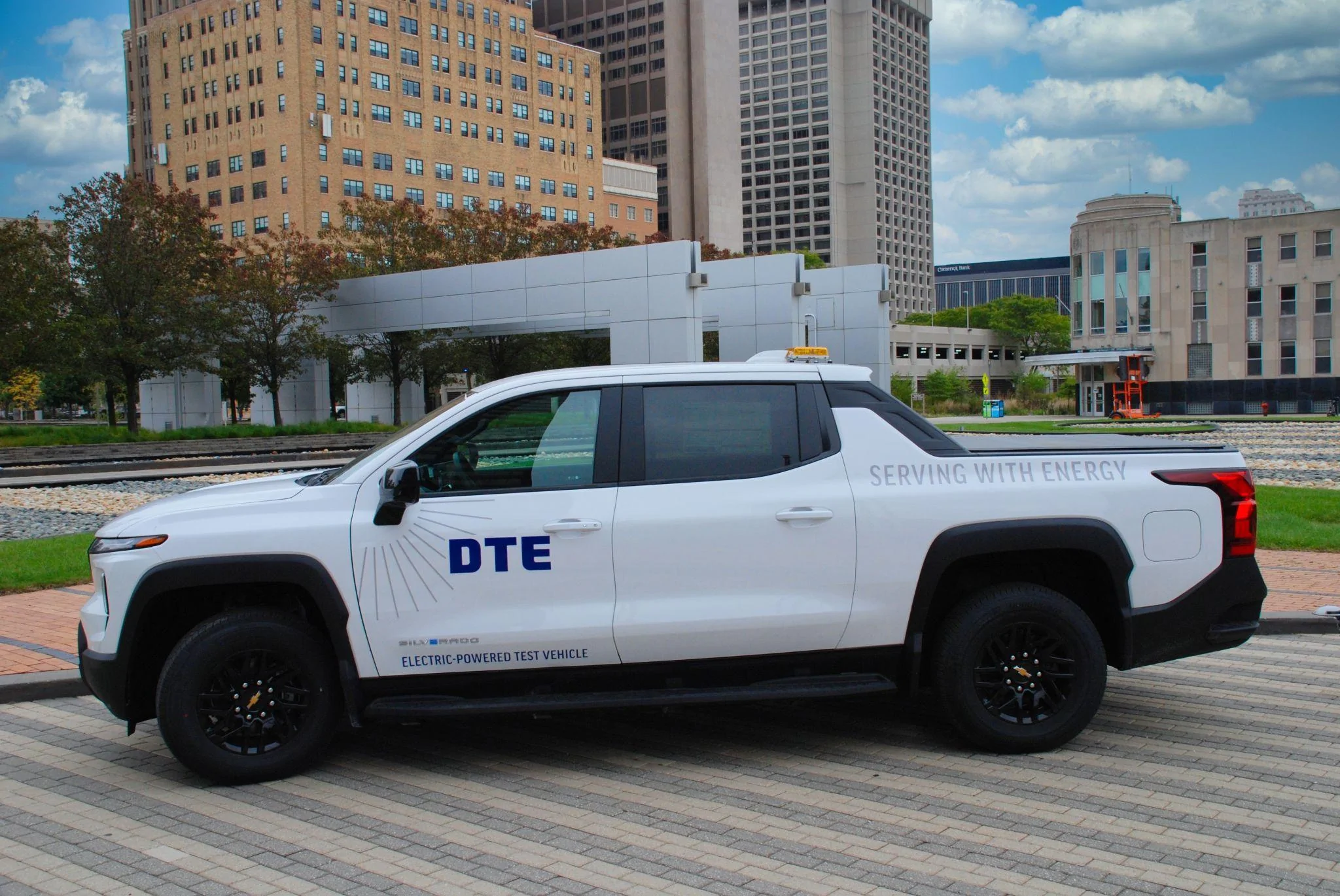 Tesla Cybertruck Towing tested with 6,000lb Tesla and trailer load beta&t=jFUVl2FdOjyukef6C6T-bXU0M2hDSyjrNXpwhqIHDM8