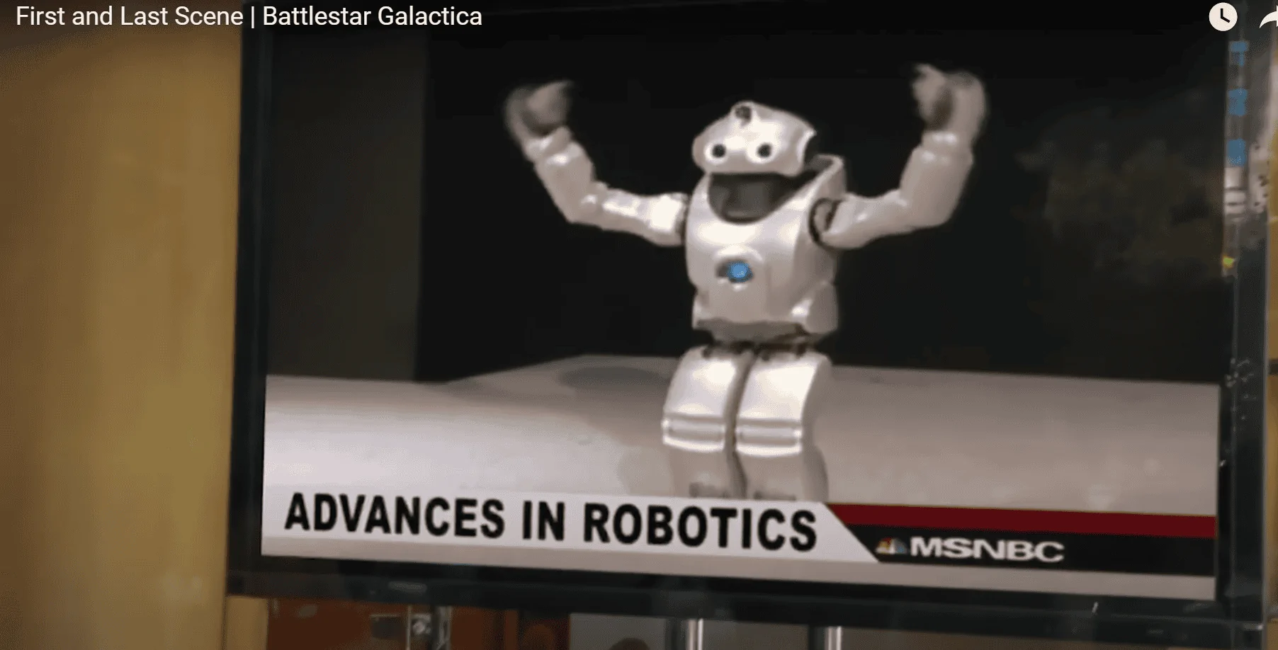 Tesla Cybertruck Elon posted an Optimus folding a shirt... building a CT in the future is more likely 1705357724818