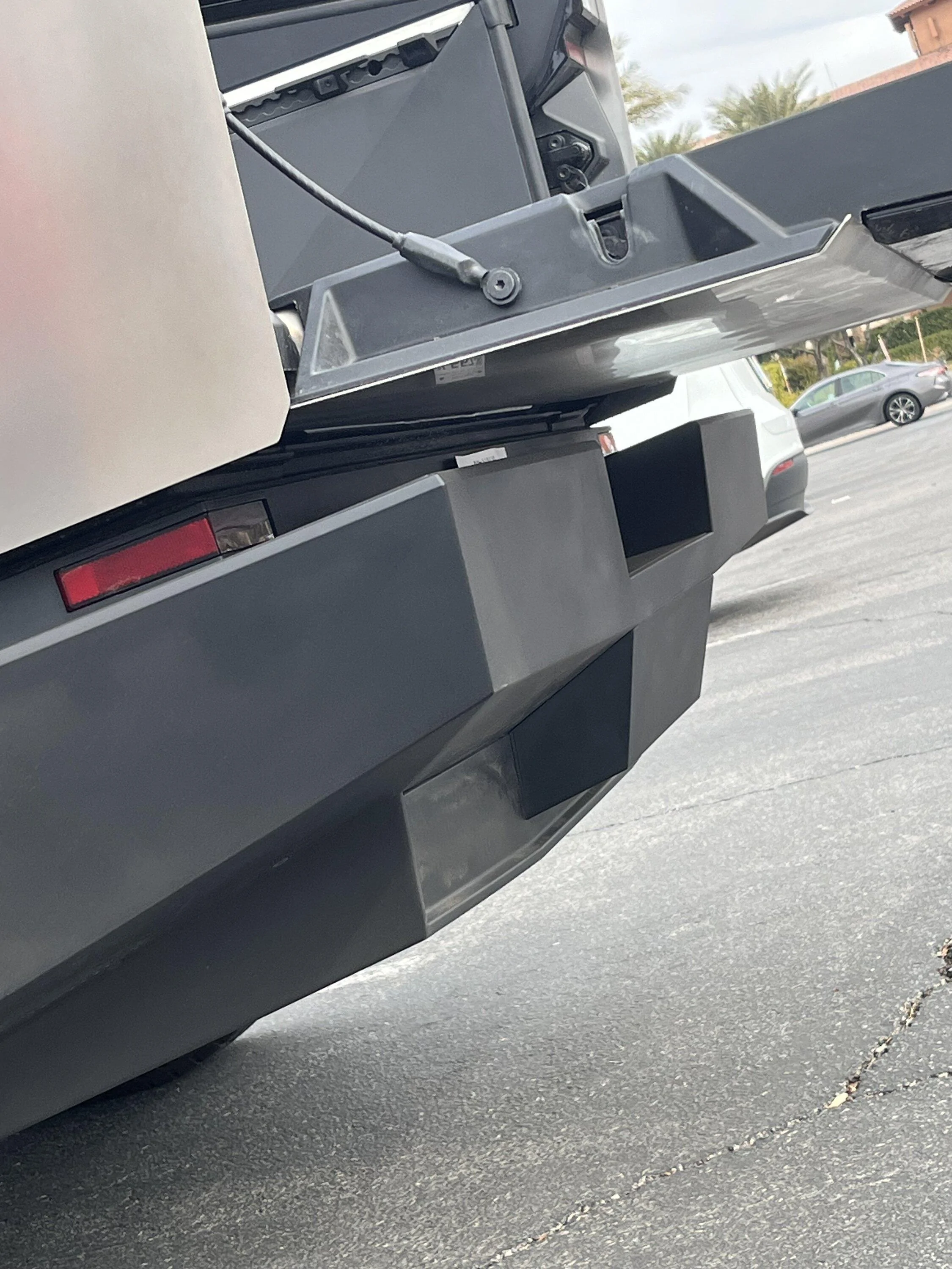 Tesla Cybertruck Can the Hitch Cover Be Raised/Removed… IMG_3009