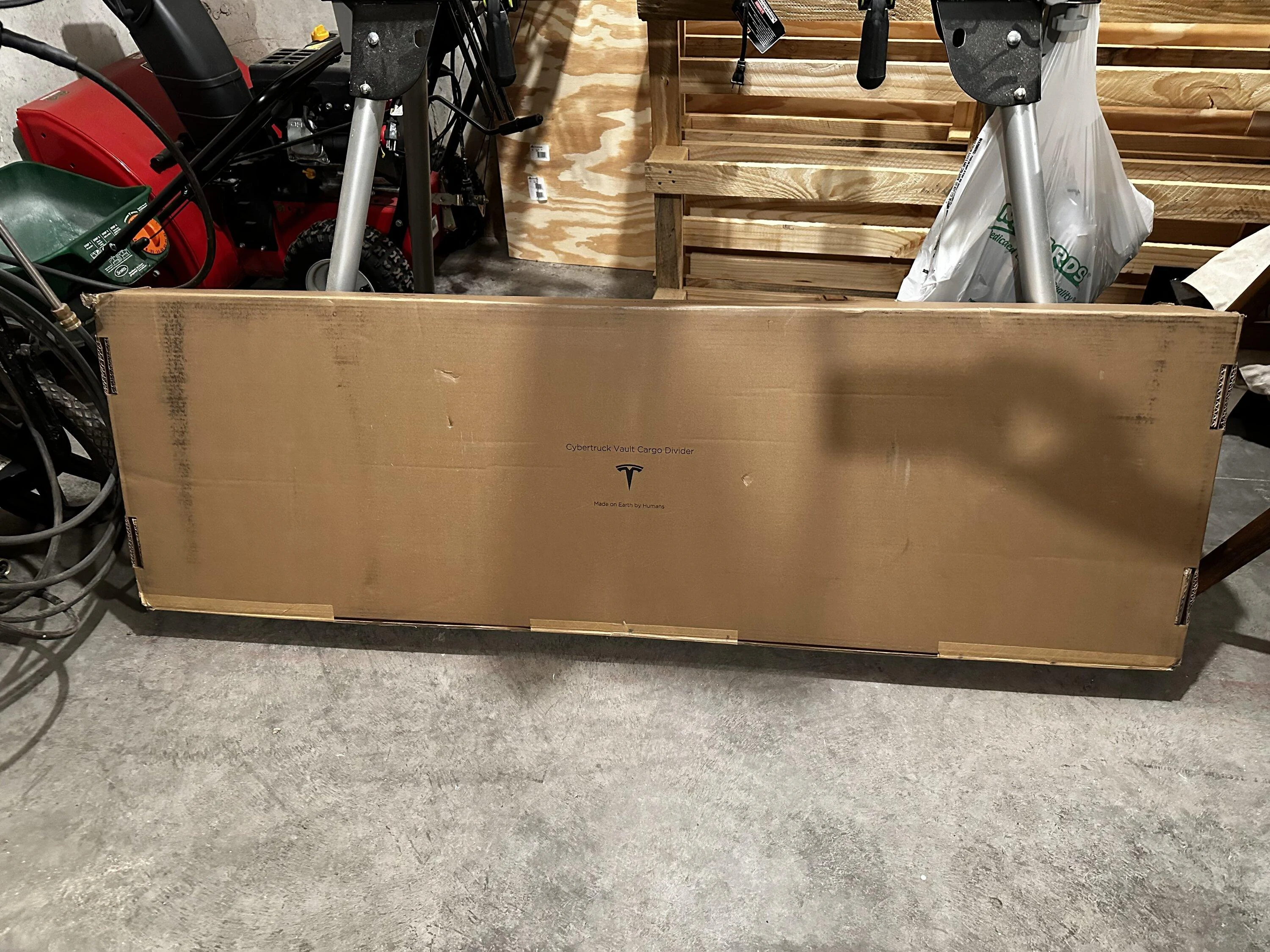 Tesla Cybertruck My first accessory: Molle Vault Divider IMG_0327