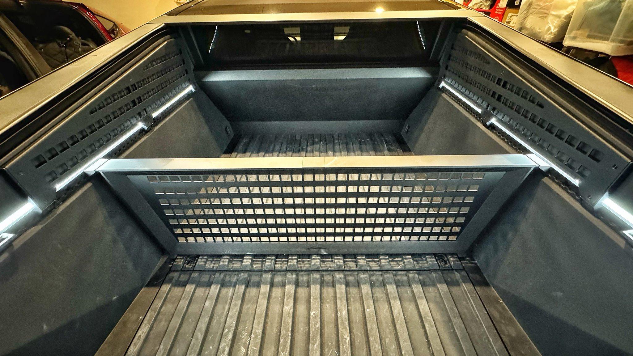 Tesla Cybertruck Tesla MOLLE Panels & Divider installed in Cybertruck bed! 😍 GEDZ7sGW4AA-sEN
