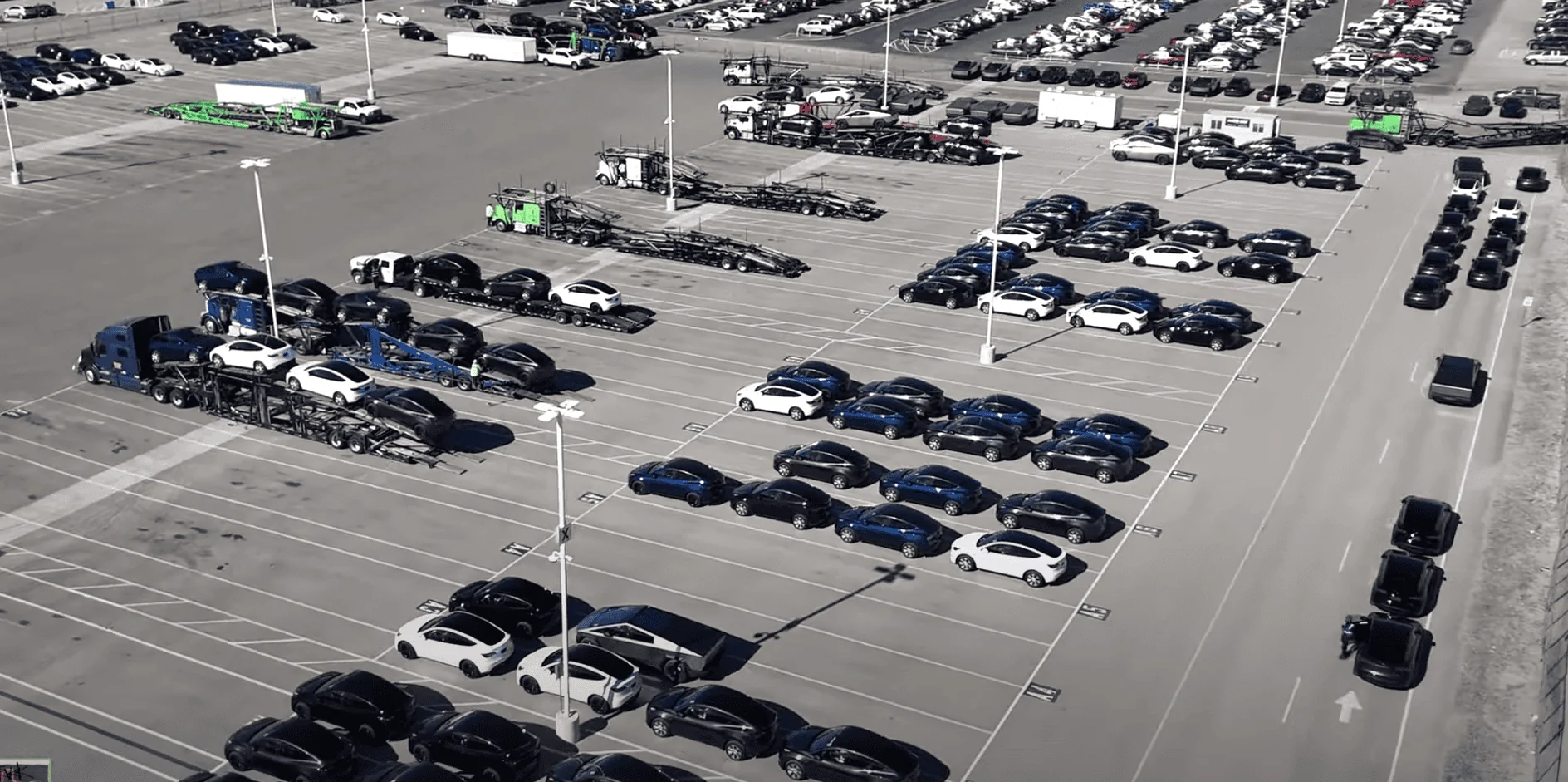 Tesla Cybertruck 10,000+ Miles Driving a Cybertruck – Things learned: range, great sound and full love/hate list after 10k miles 1705570057175