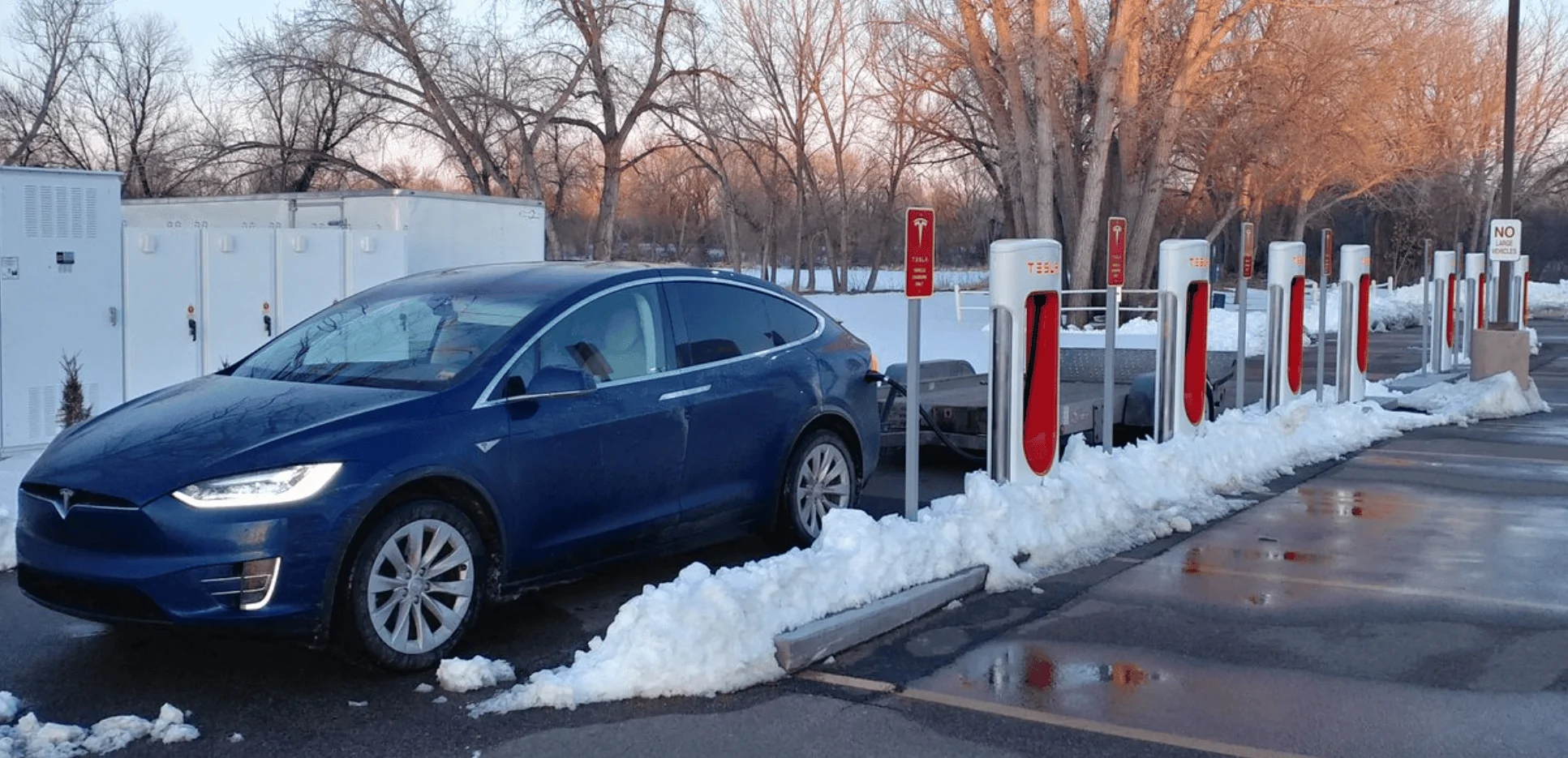 Tesla Cybertruck Buying the FS CT Isn't Logical 1705656044427
