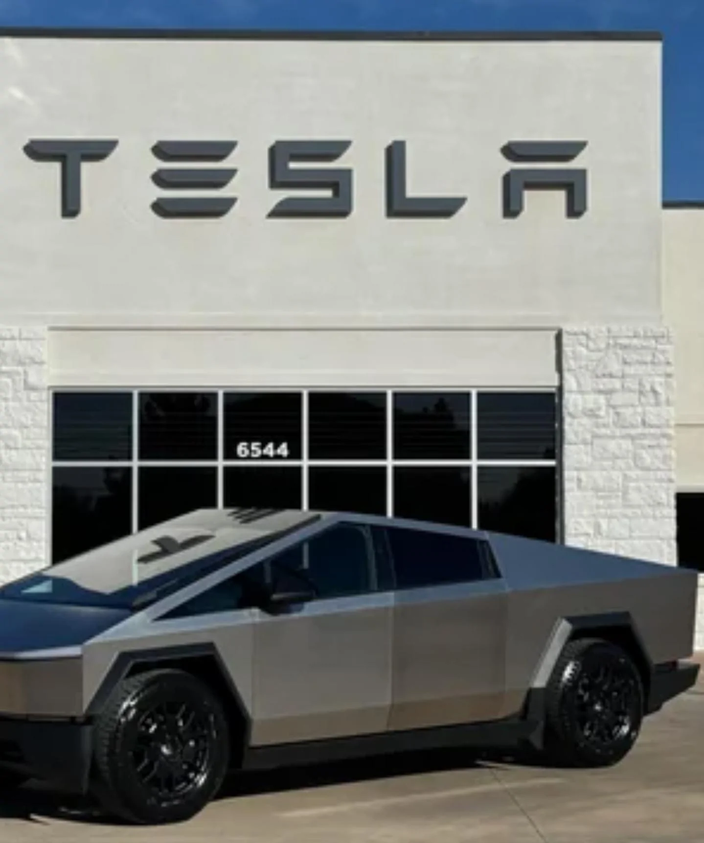Tesla Cybertruck Took Cybertruck Delivery Yesterday! (Marina Del Rey, LA CA) Screenshot_20240120_213258