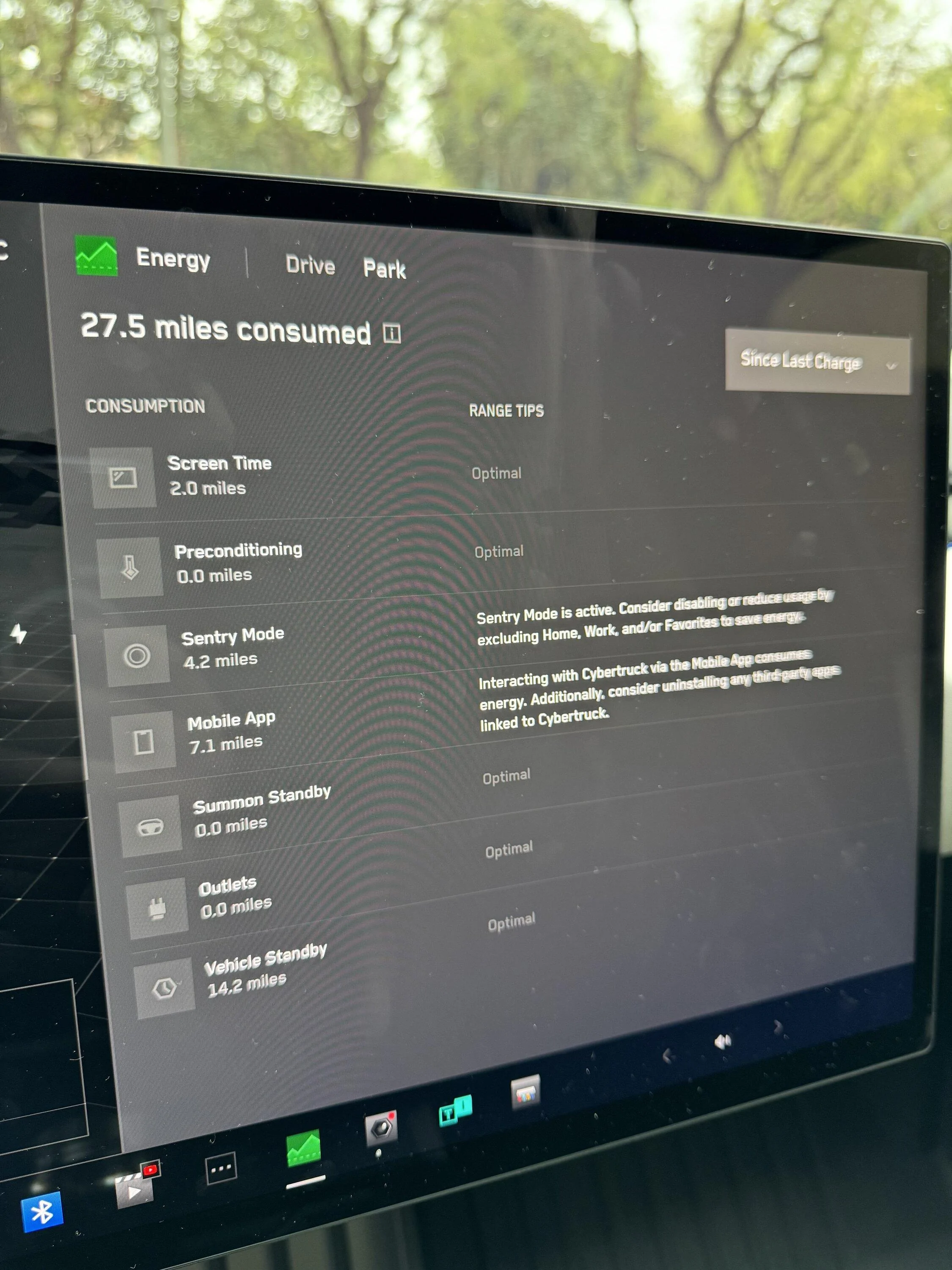 Tesla Cybertruck Owner: tonneau bed cover is pretty water resistant and my consumption is 468 Wh/mi so far IMG_1166