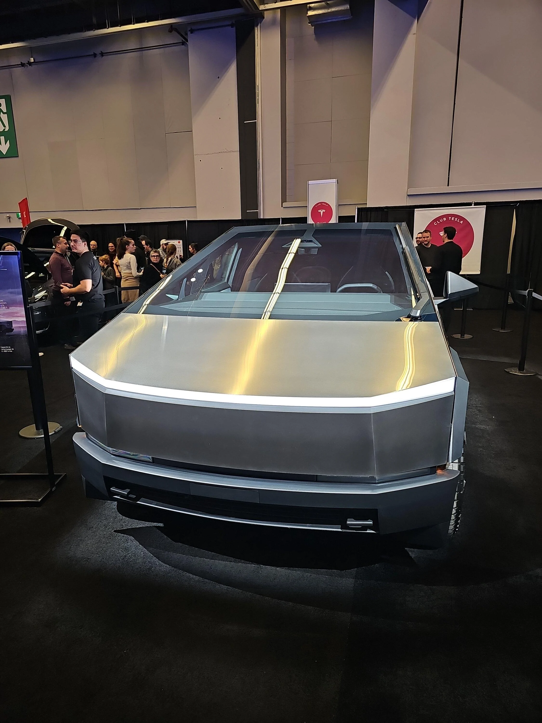 Tesla Cybertruck The Cybertruck is at the Montreal auto show IMG_20240121_121415