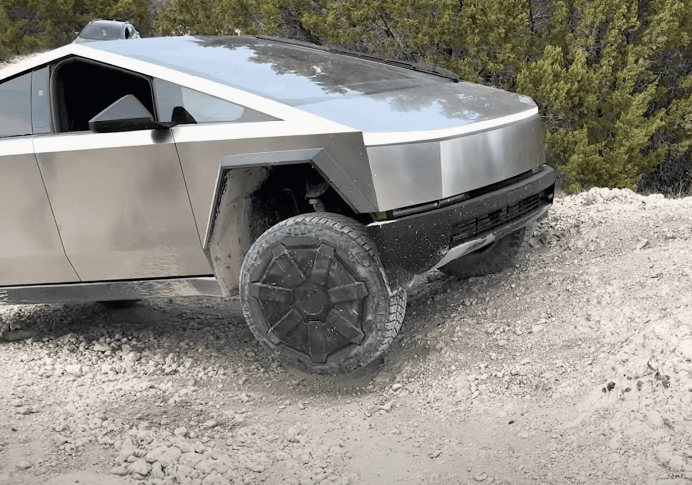 Tesla Cybertruck Offroad Video By Normal Guy Screenshot 2024-01-21 at 10.12.17 PM