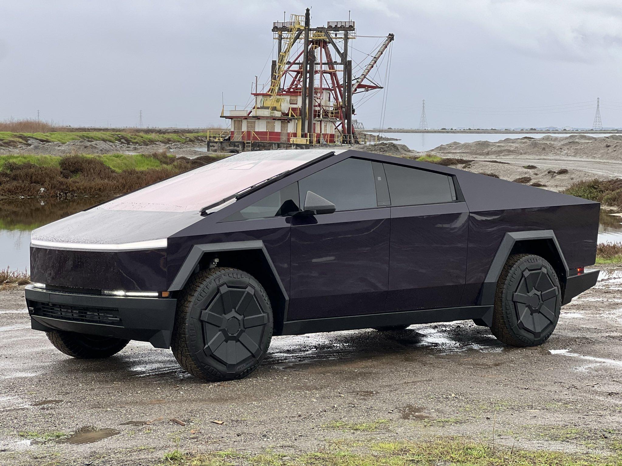 Tesla Cybertruck Purple Wrap Cybertruck (STEK DynoPurple) Purple Wrap Cybertruck (STEK DynoPurple) 2