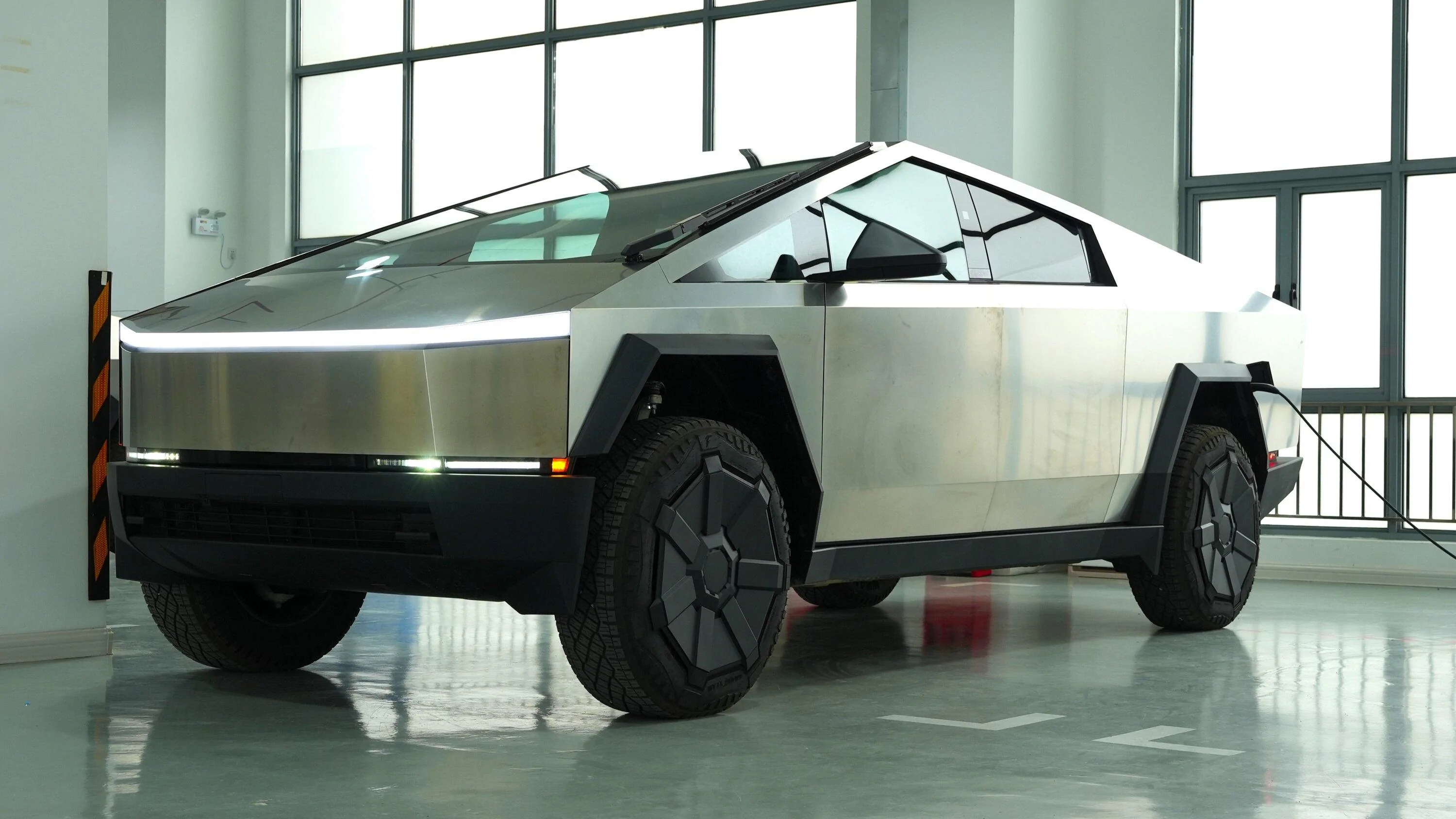 Tesla Cybertruck 8 Cybertrucks will be showcased in 8 China cities simultaneously, then go on national tour GEt4xNSWkAA5h86