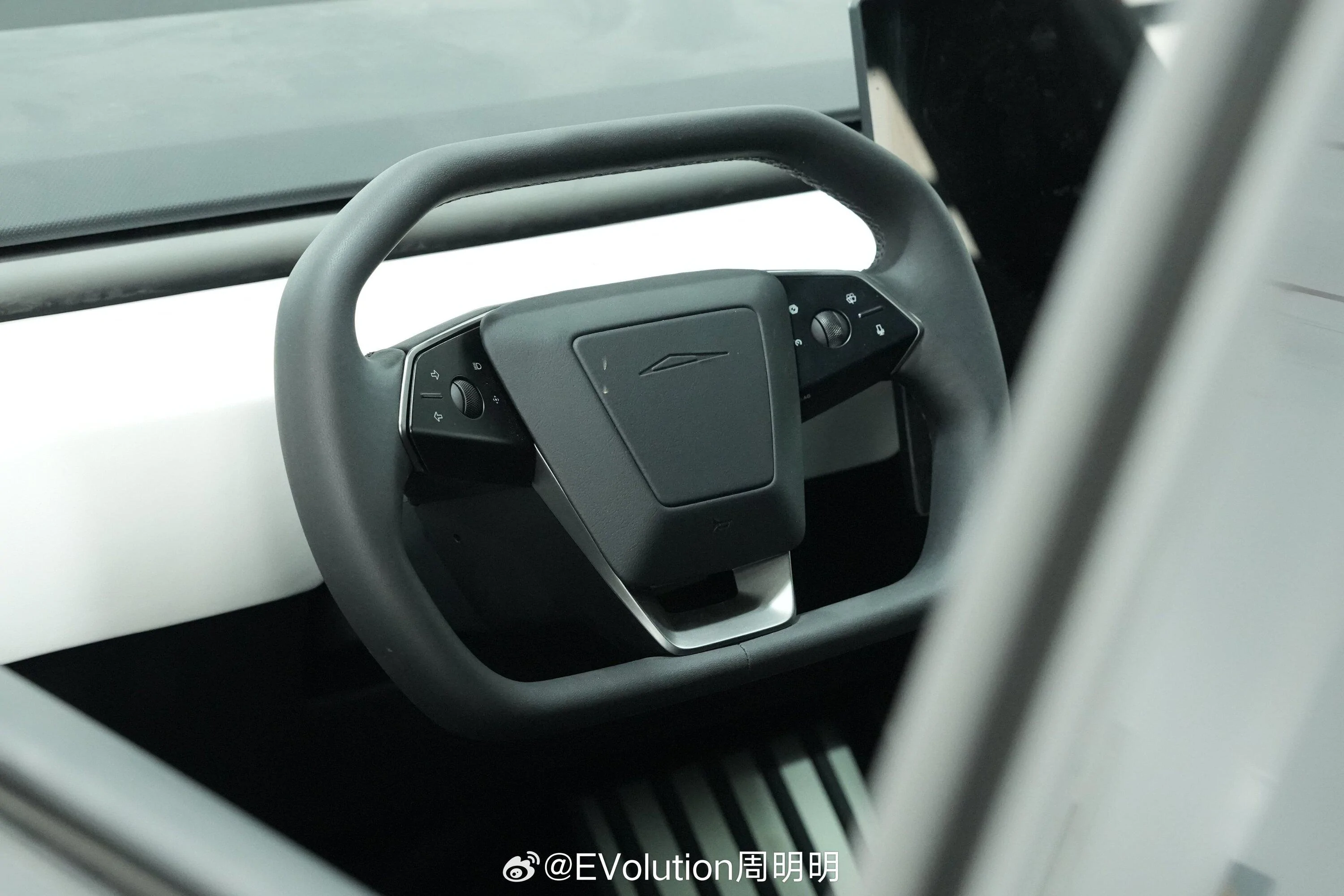 Tesla Cybertruck 8 Cybertrucks will be showcased in 8 China cities simultaneously, then go on national tour GEt44AwXQAA8FYR