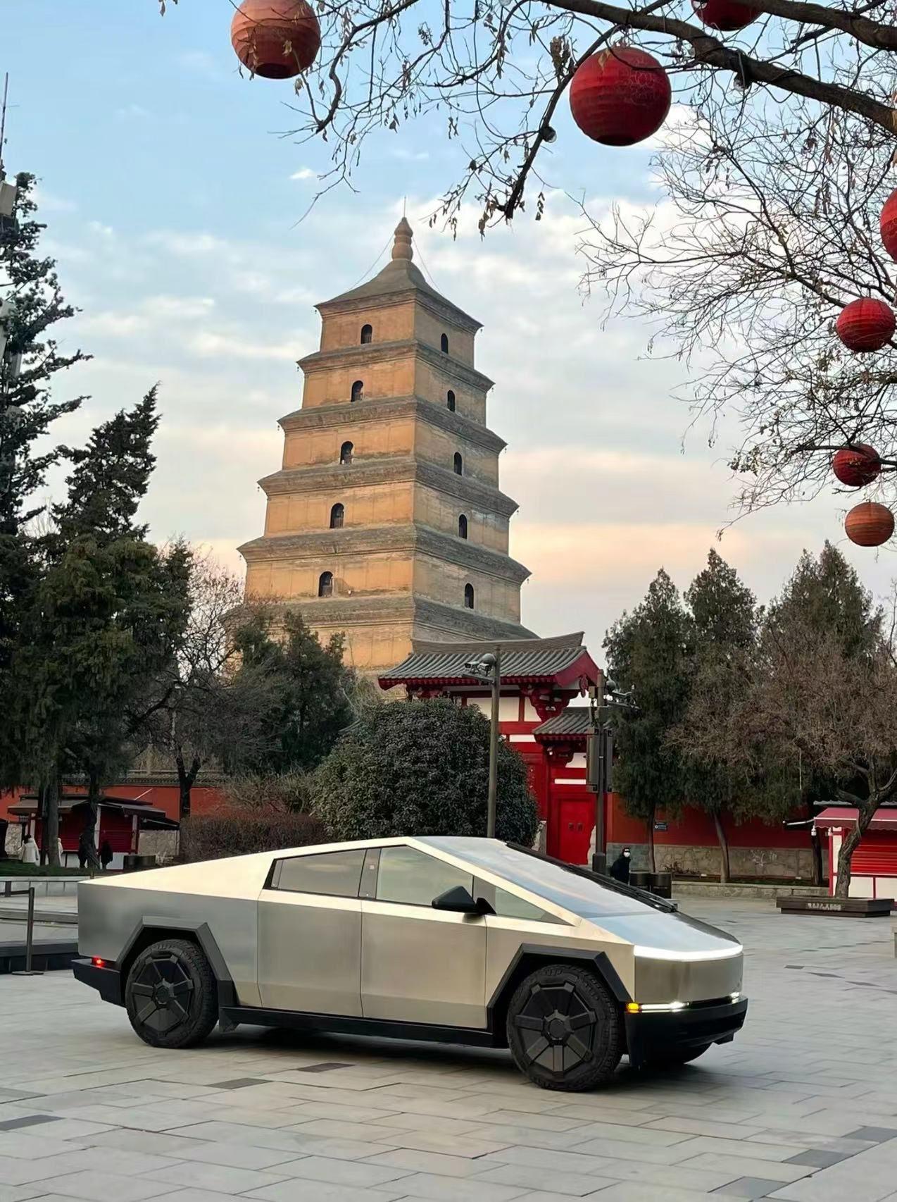 Tesla Cybertruck 8 Cybertrucks will be showcased in 8 China cities simultaneously, then go on national tour GEvJwTJaAAEq3Lq