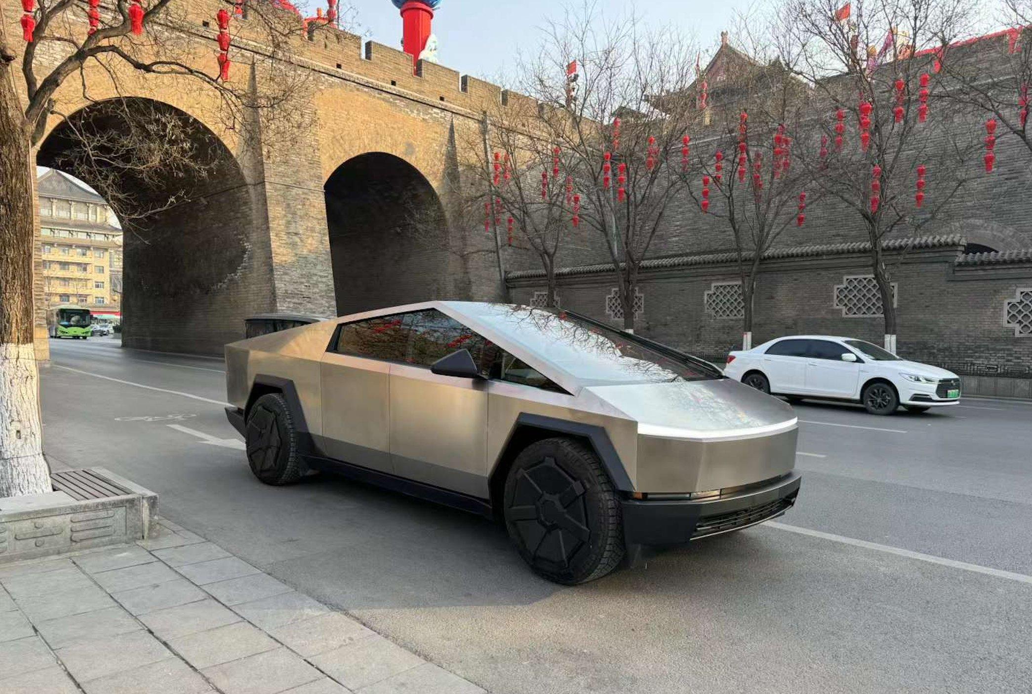 Tesla Cybertruck 8 Cybertrucks will be showcased in 8 China cities simultaneously, then go on national tour GEvb128bUAAXW-b