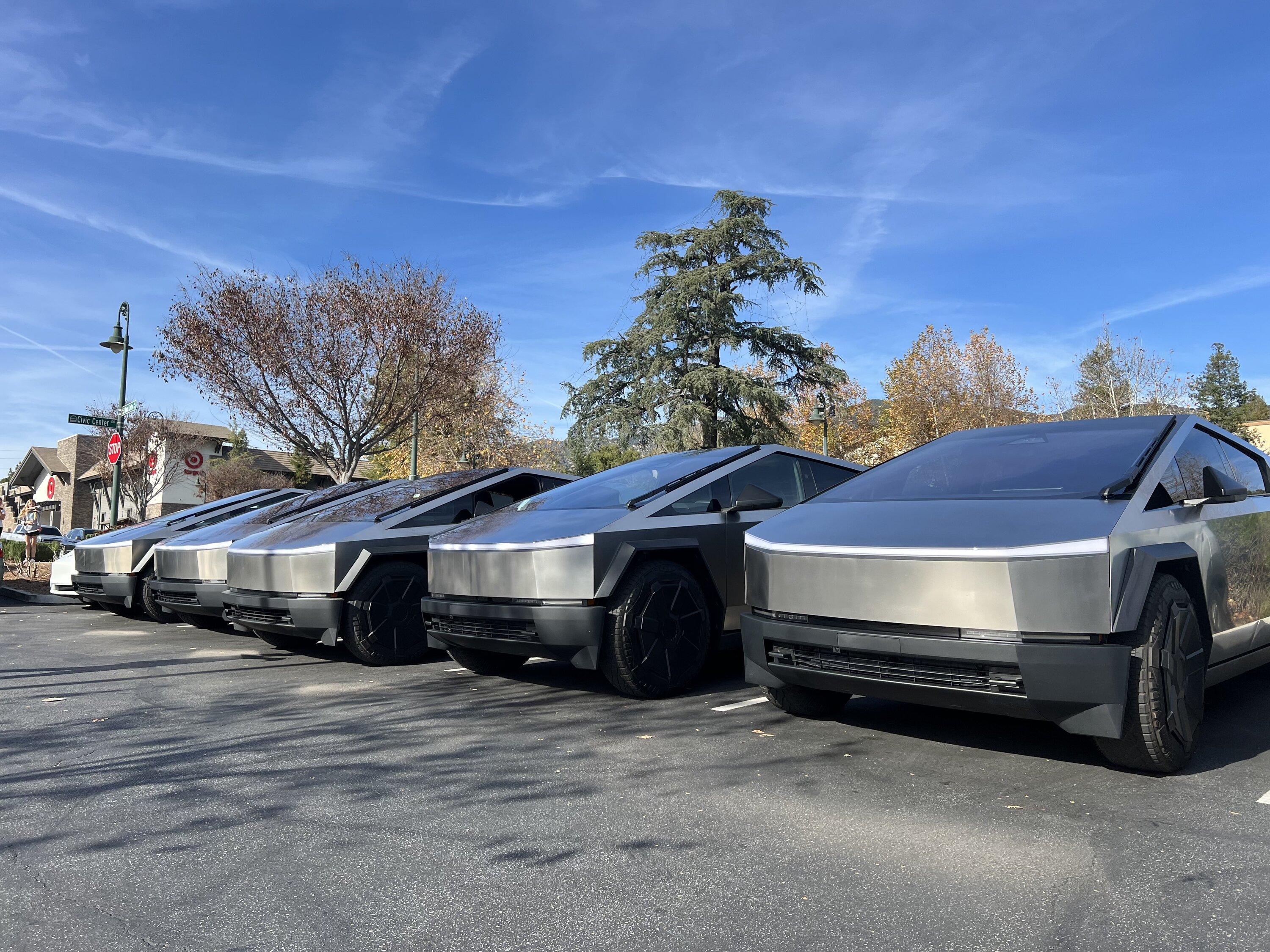 Tesla Cybertruck Cybertruck Owners Meet in Socal Turns Out 7 Strong GE4b2poaIAArgjW
