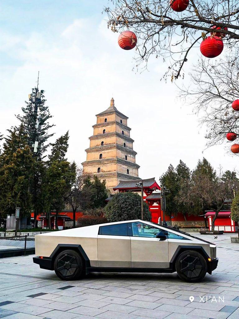 Tesla Cybertruck 8 Cybertrucks will be showcased in 8 China cities simultaneously, then go on national tour GE5O_q7XgAAaamR