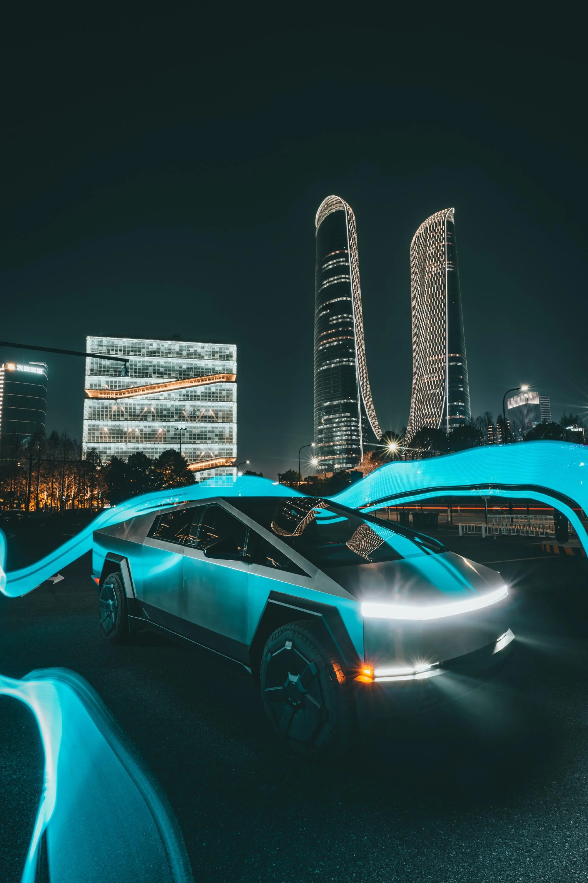 Tesla Cybertruck 8 Cybertrucks will be showcased in 8 China cities simultaneously, then go on national tour GFCwbh7XgAARBeB