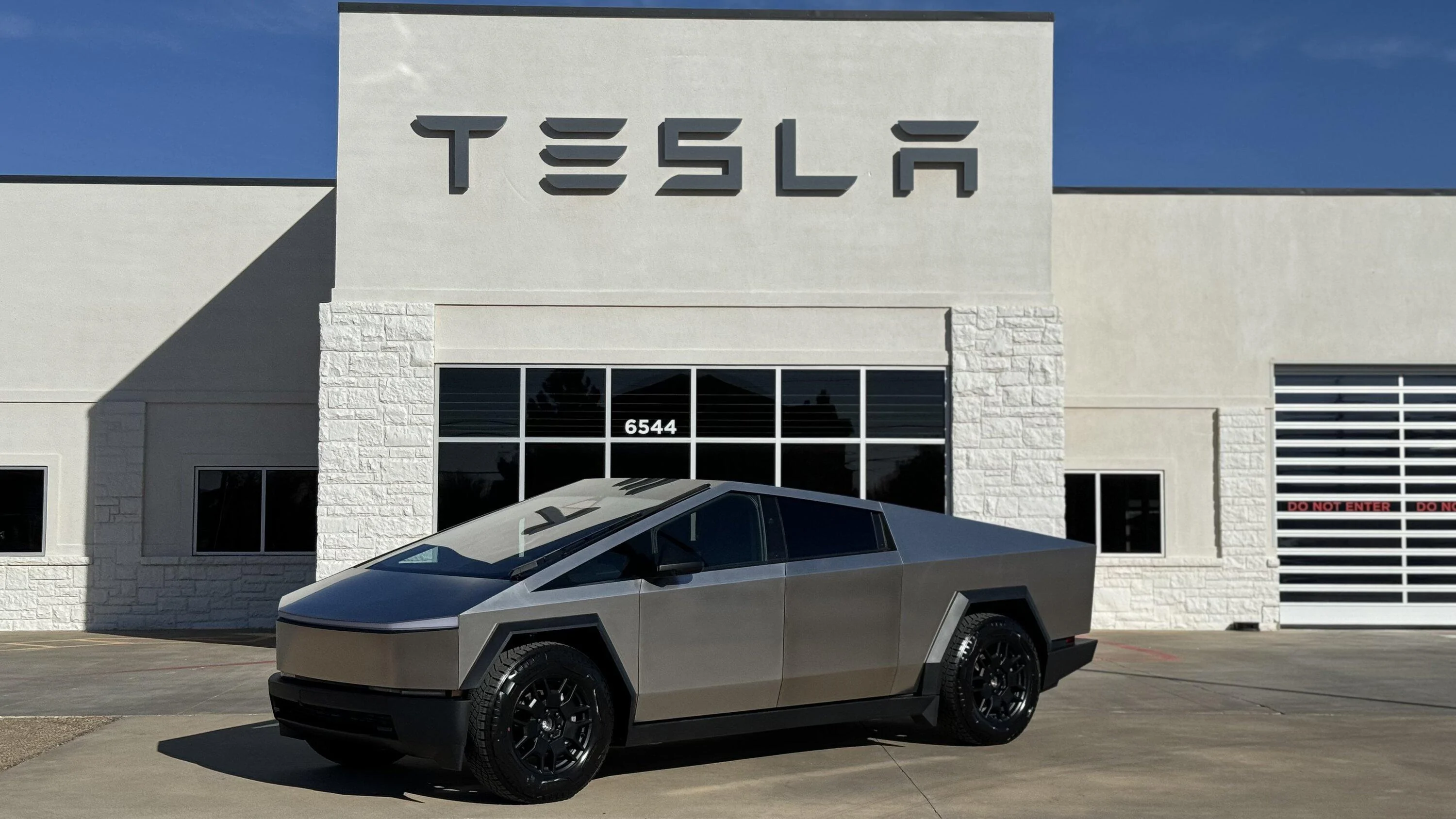 Tesla Cybertruck Bar Keepers Friend steel cleaner applied -- result photos img_0117-jpeg