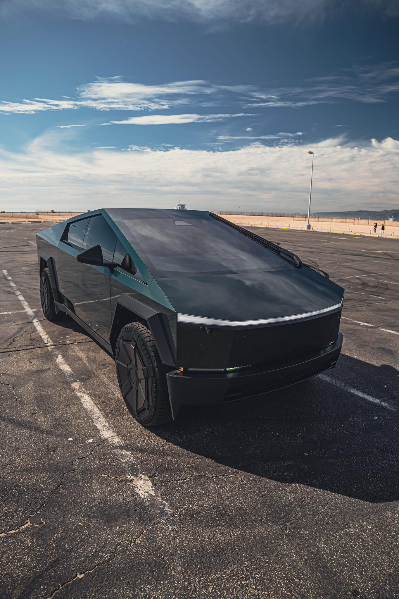 Tesla Cybertruck GREEN Vinyl Wrap & PPF Cybertruck -- Photos & Videos Inozetek Metallic Midnight Green Cybertruck Wrap 6