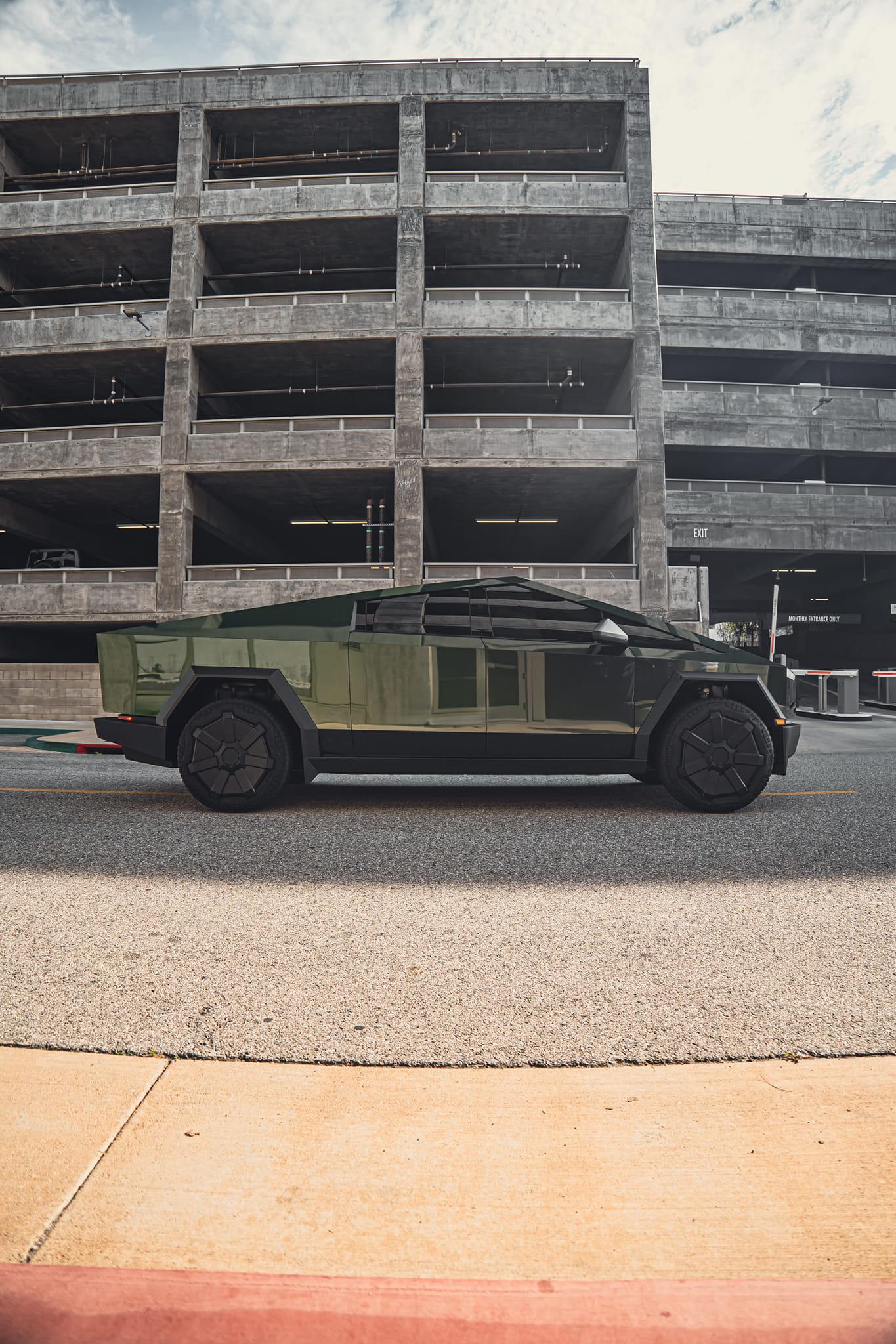 Tesla Cybertruck GREEN Vinyl Wrap & PPF Cybertruck -- Photos & Videos Inozetek Metallic Midnight Green Cybertruck Wrap 2