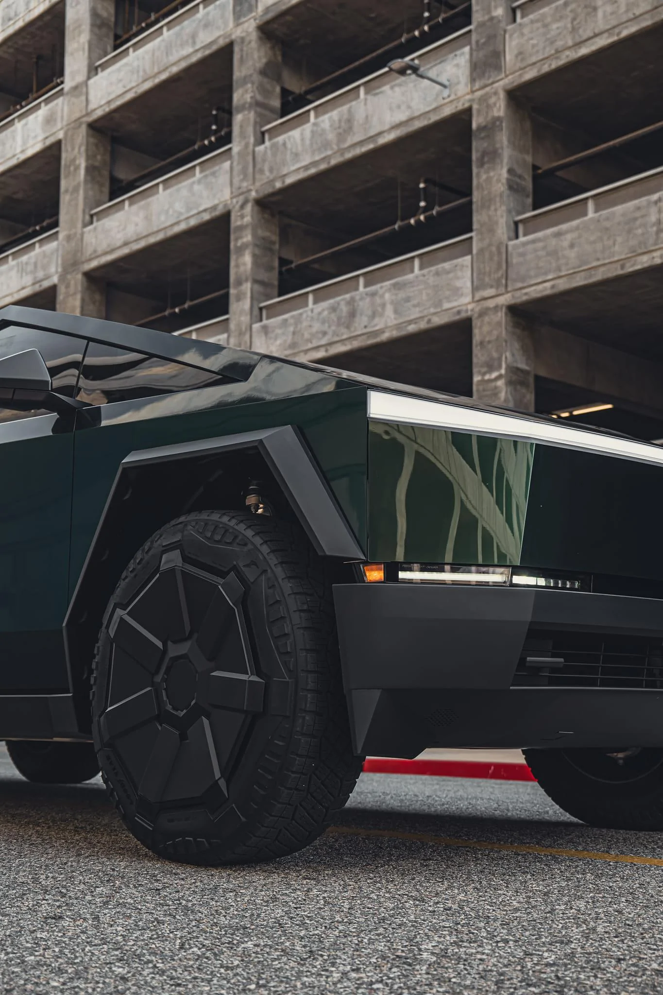 Tesla Cybertruck GREEN Vinyl Wrap & PPF Cybertruck -- Photos & Videos Inozetek Metallic Midnight Green Cybertruck Wrap 1