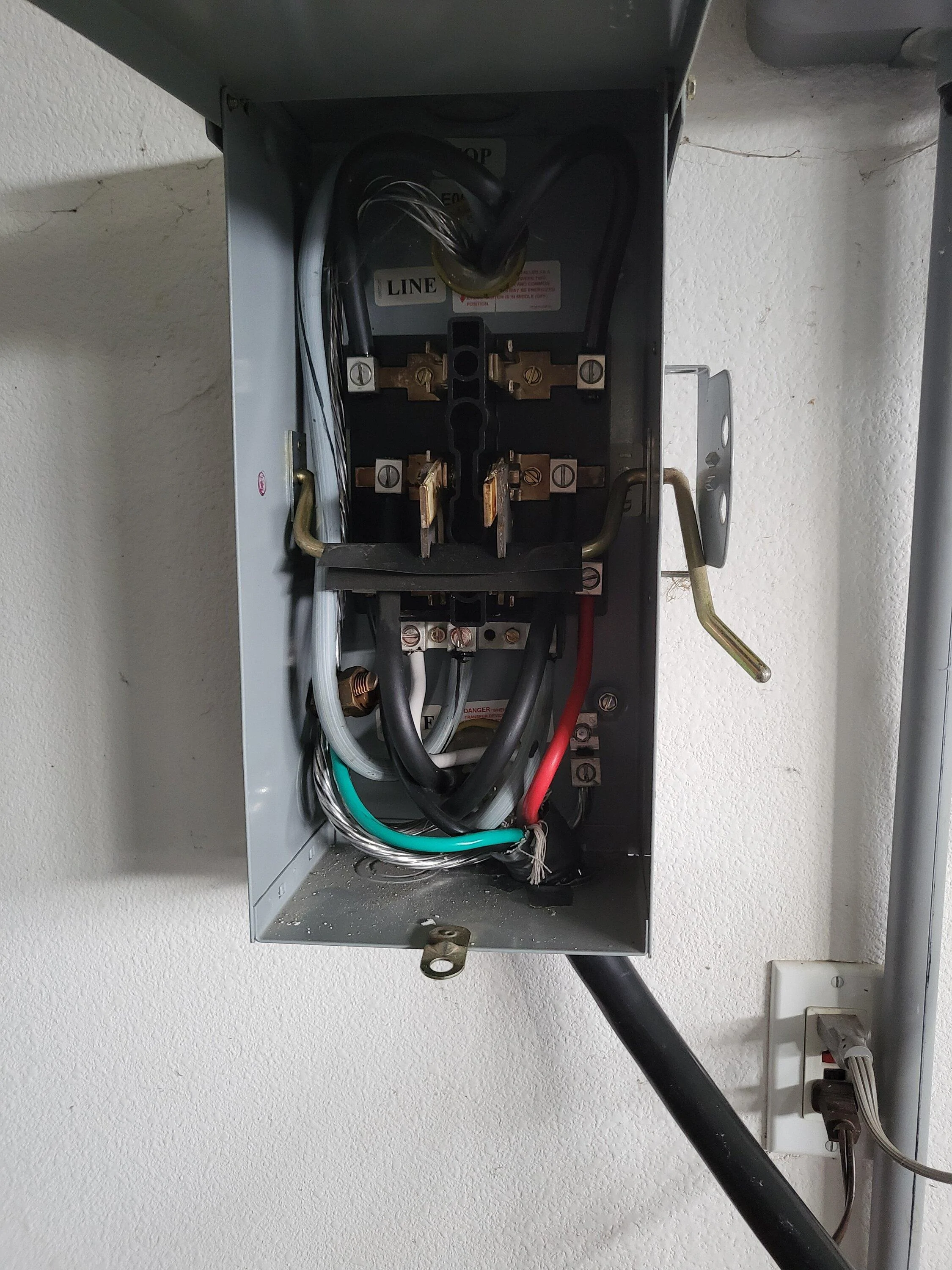 Tesla Cybertruck Used Cybertruck to power my house during power outage 20240205_135511