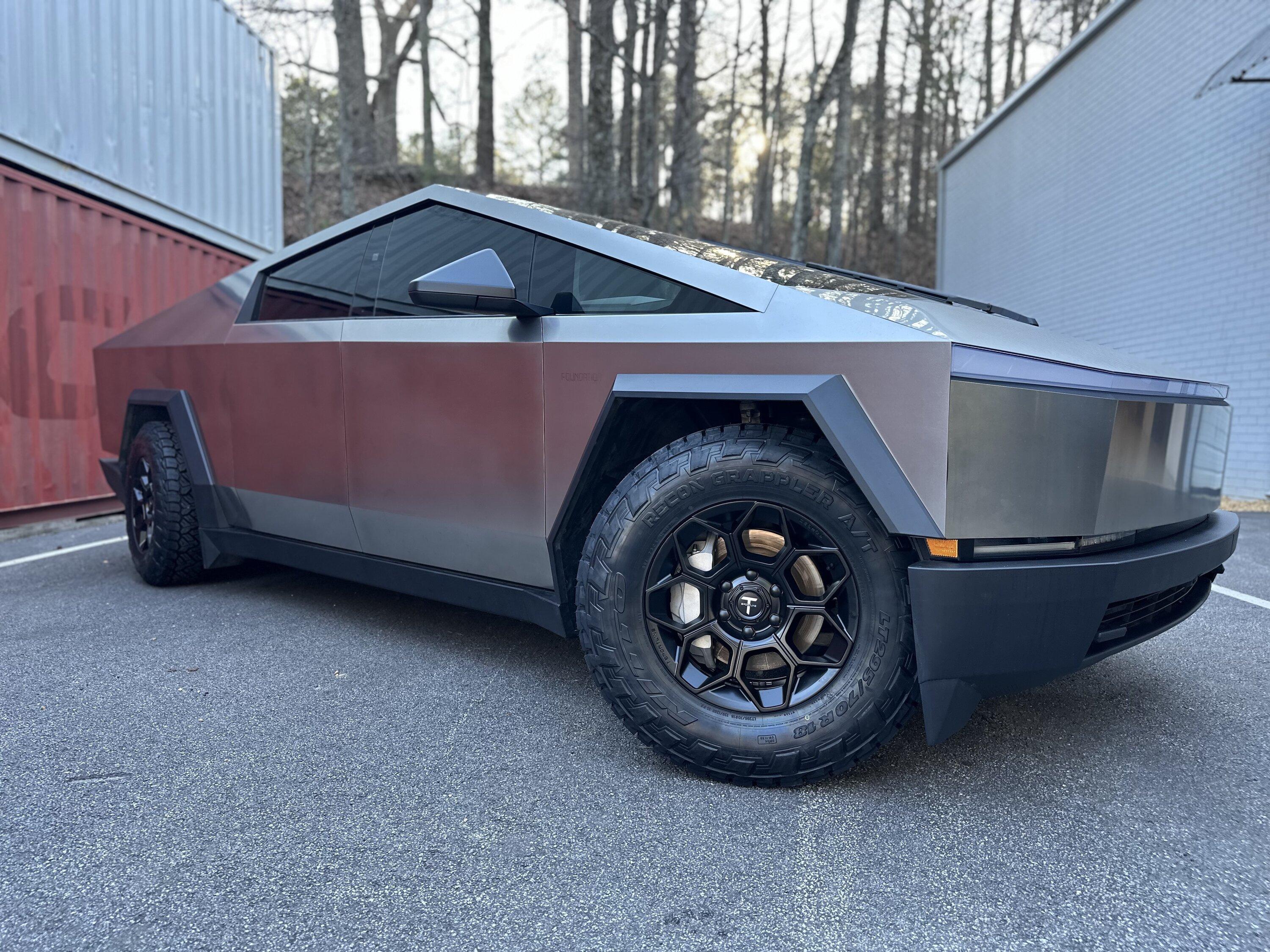 Tesla Cybertruck 18" Wheels for Cybertruck Explained IMG_4952