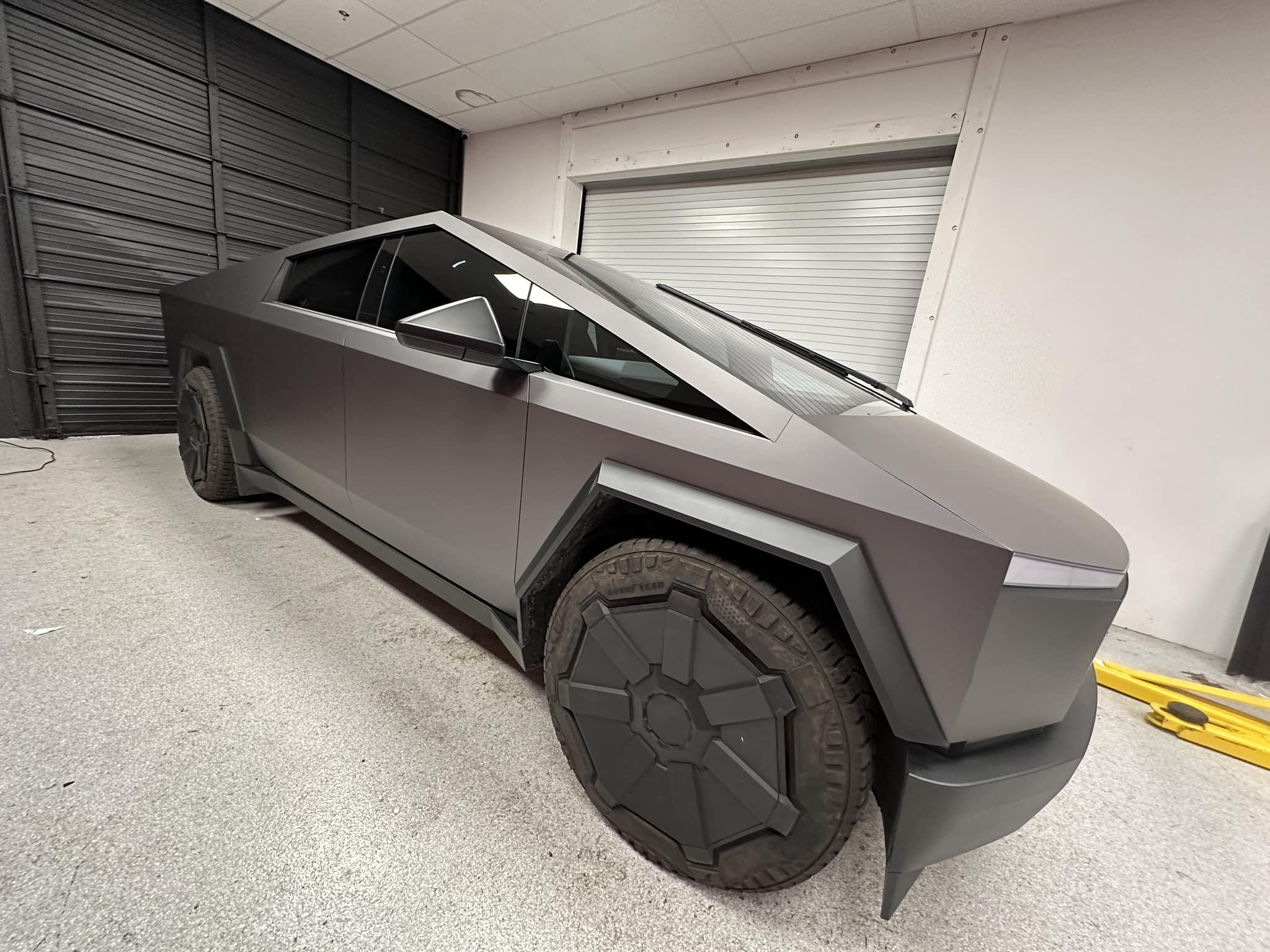 Tesla Cybertruck Matte Dark Gray (3M) - T Sportline DIY Wrap Kit 426620349_10228074937412224_5227195966392274852_n