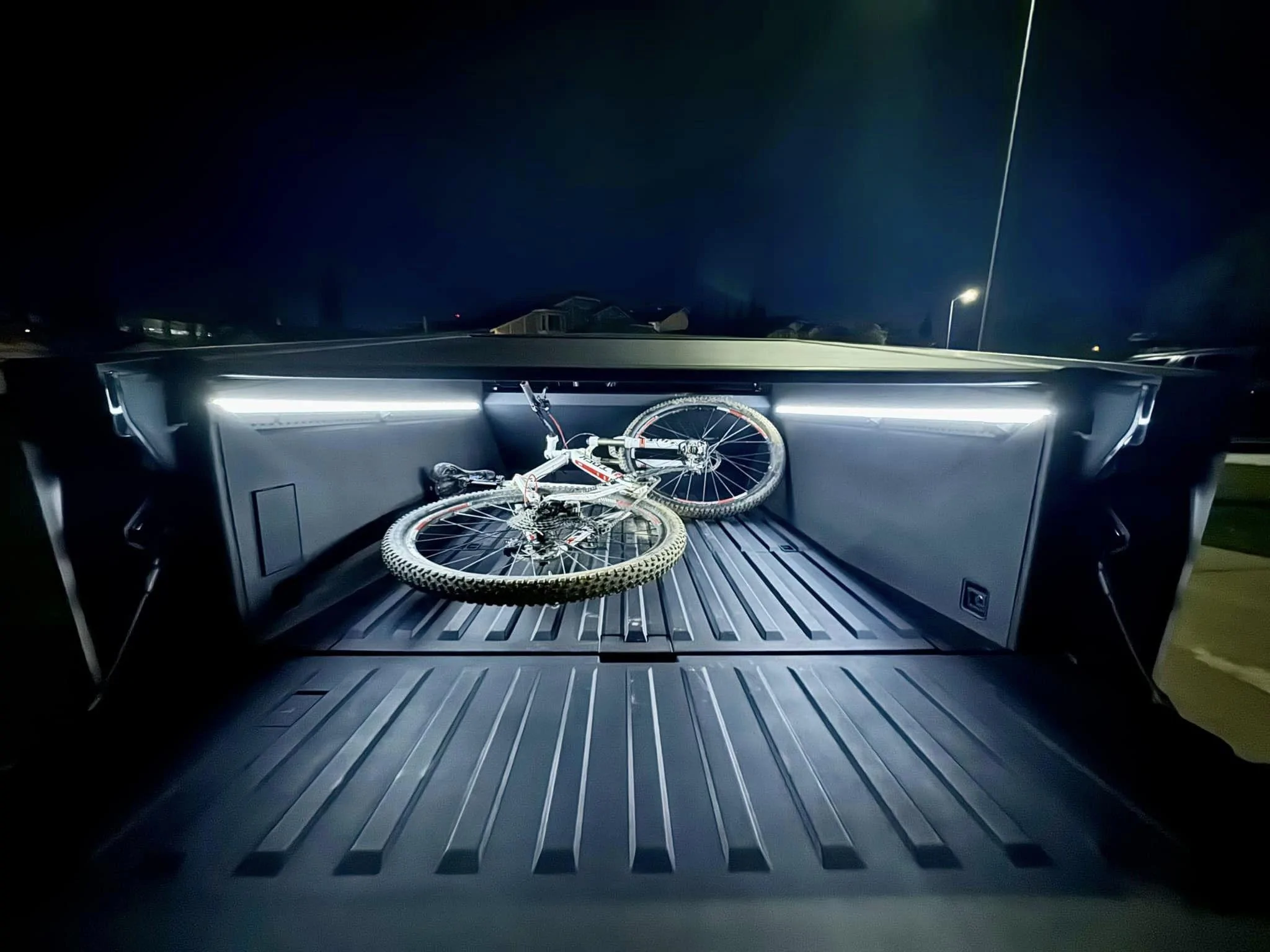 bike Bradley Rossignol FB Cybertruck 2of3.jpg