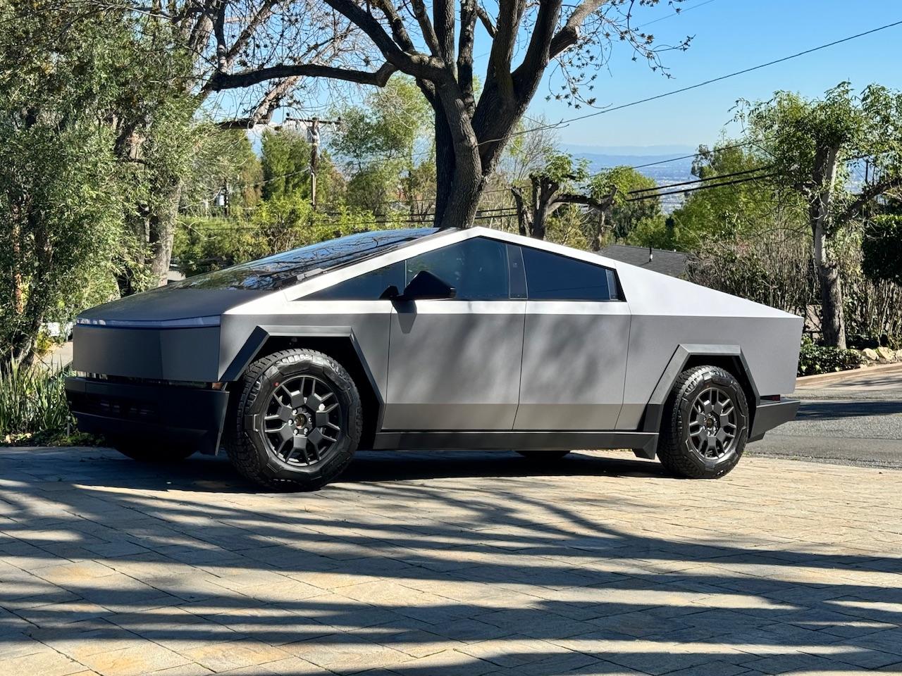 Tesla Cybertruck Dark grey Pure PPF wrap IMG_0110