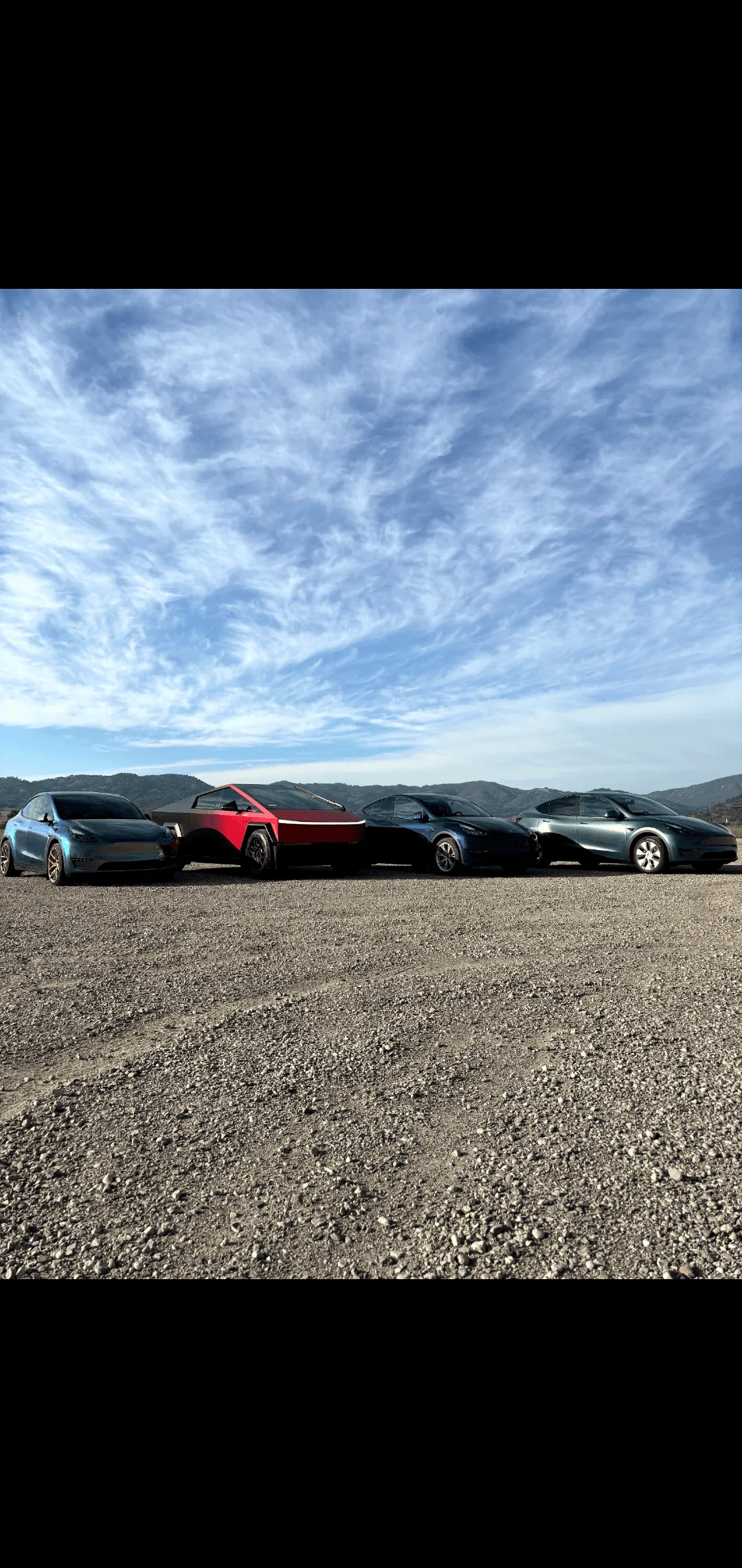 Tesla Cybertruck Red to Black transition wrap on Cybertruck Screenshot_20240217-203315