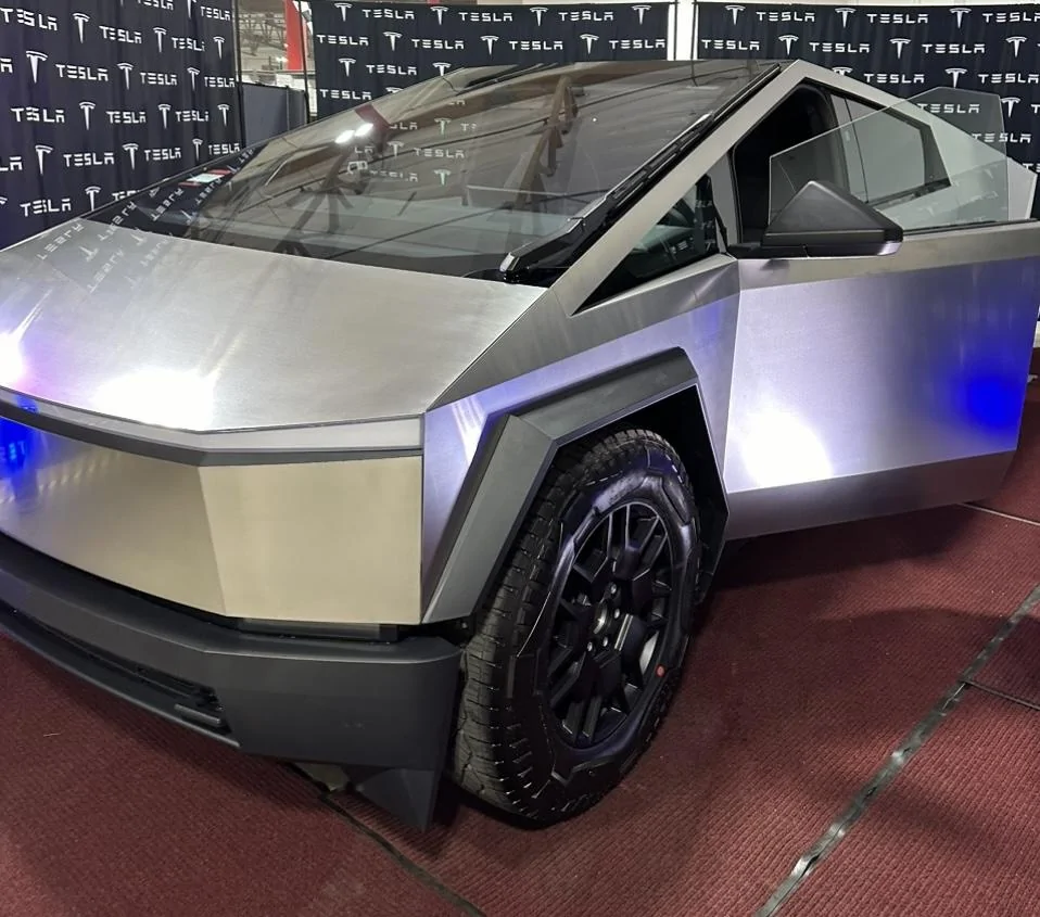 Tesla Cybertruck 2/8 VIN 2/17 Delivery IMG_1732