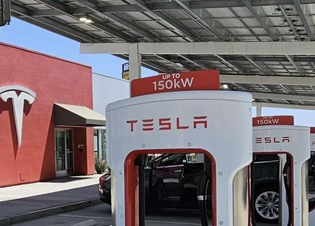 Tesla Cybertruck My Cybertruck range from 473 mile road trip from SoCal to Bay Area IMG_1751