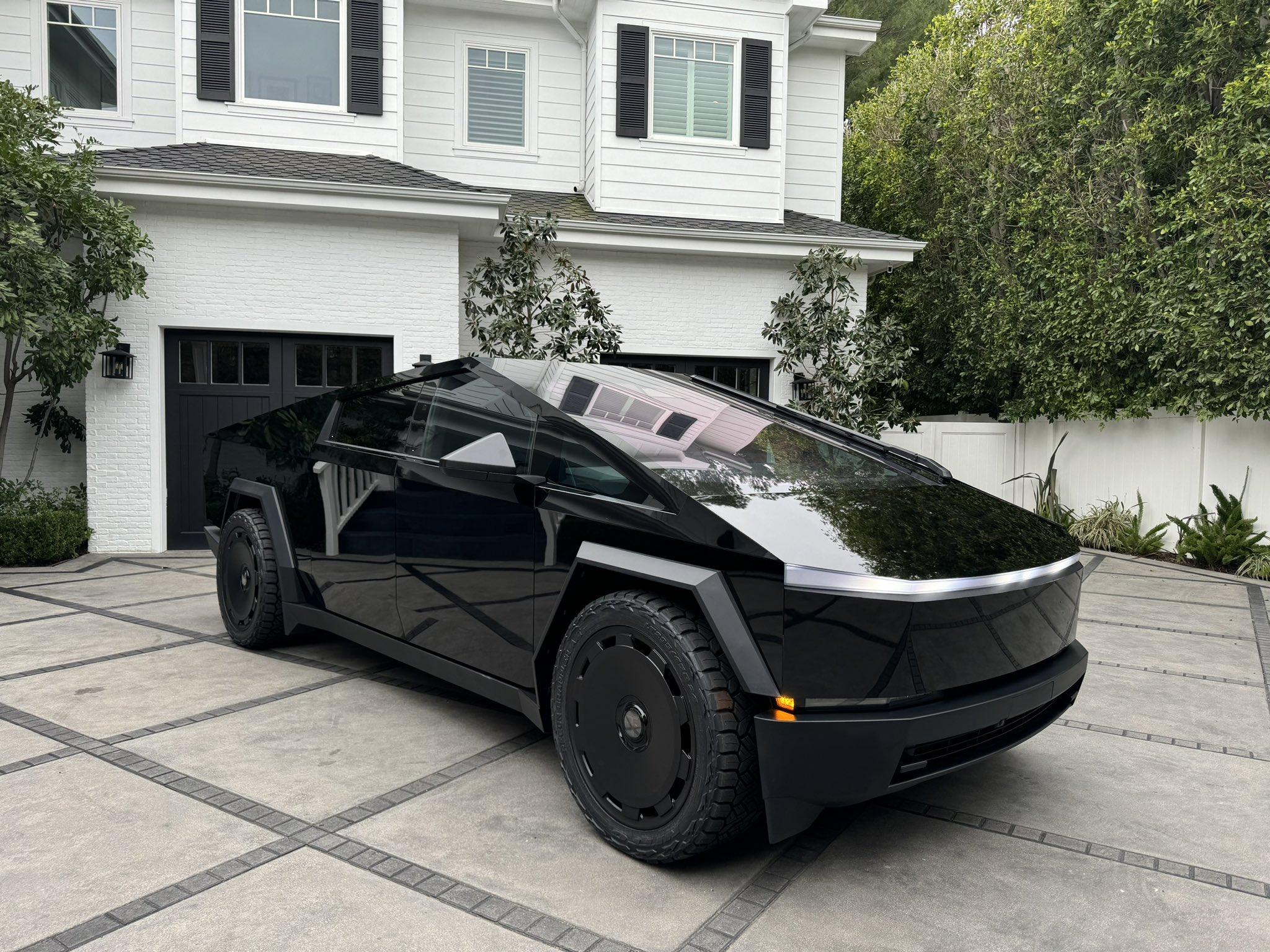 Tesla Cybertruck Cybertruck Aftermarket Wheels & Tires Photos + Info Compilation gguaywvx0aeqo4i-jpe