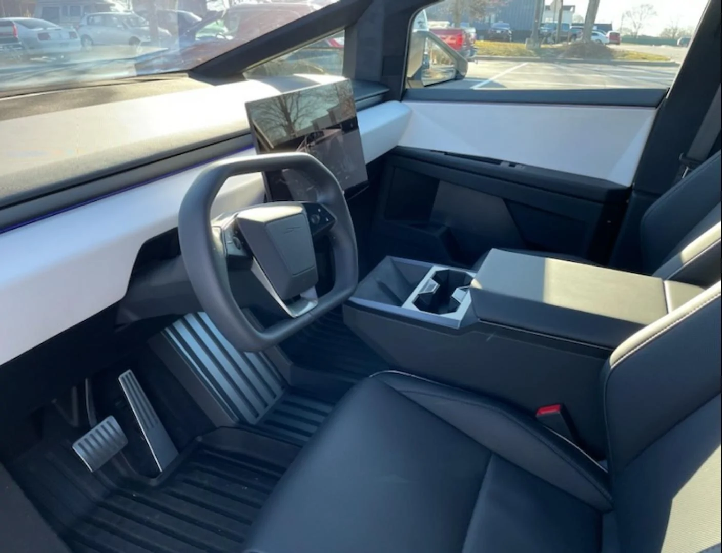 Tesla Cybertruck North Carolina VIN Assigned (1991): Delivery scheduled Screenshot_20240219-170207_Messages