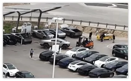 Tesla Cybertruck 100+ Cybertrucks spotted at Giga Texas for first time ever! (2/21/24) movig