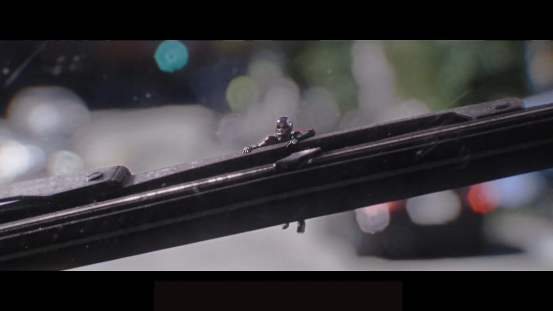 Tesla Cybertruck Wiper blade issue - blurry streak patryk-urbaniak-ant-man-20-1