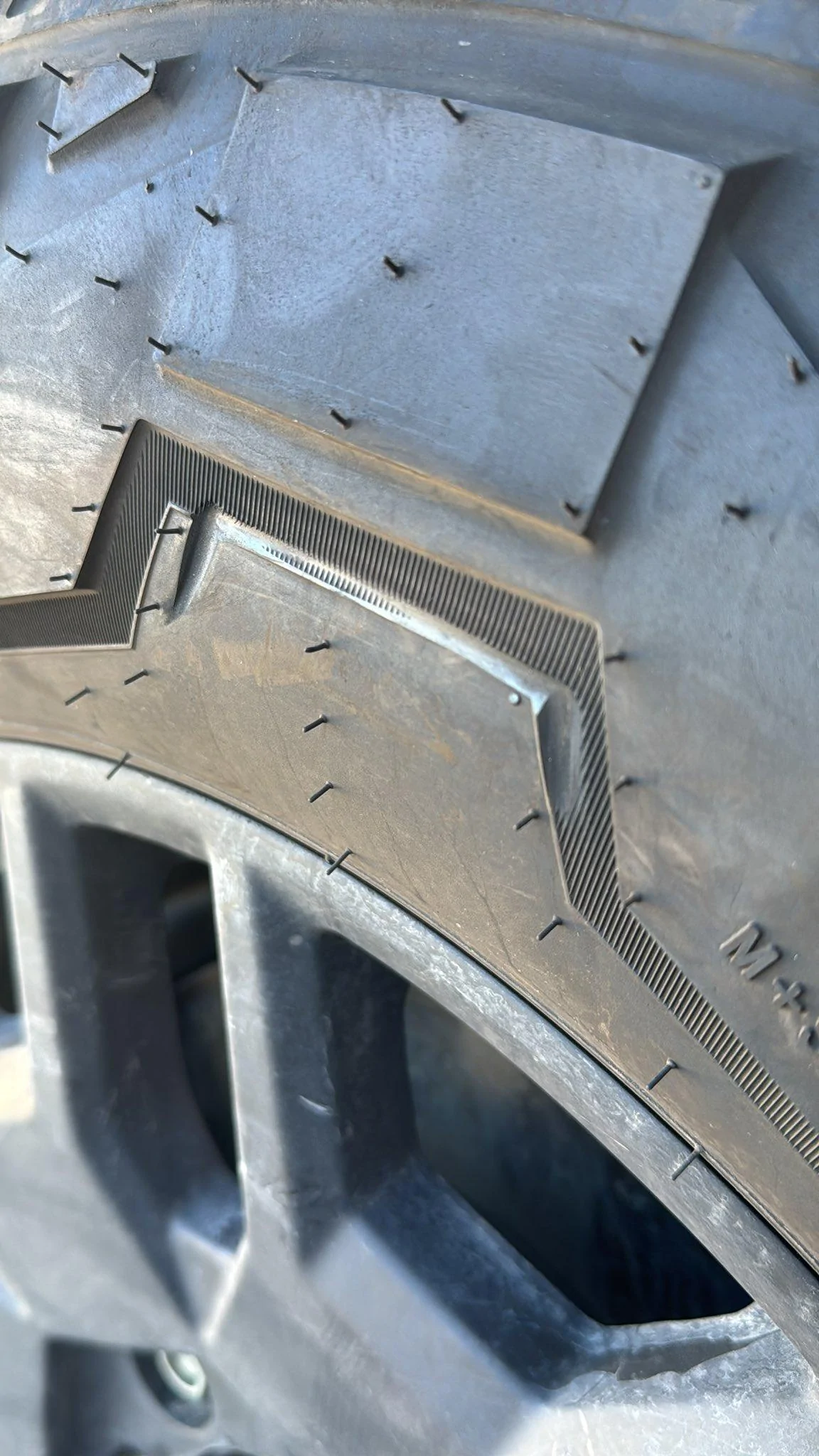 Tesla Cybertruck About that aero cover / tire damage... "Take them off!" GG-HsKUWUAAbEFr