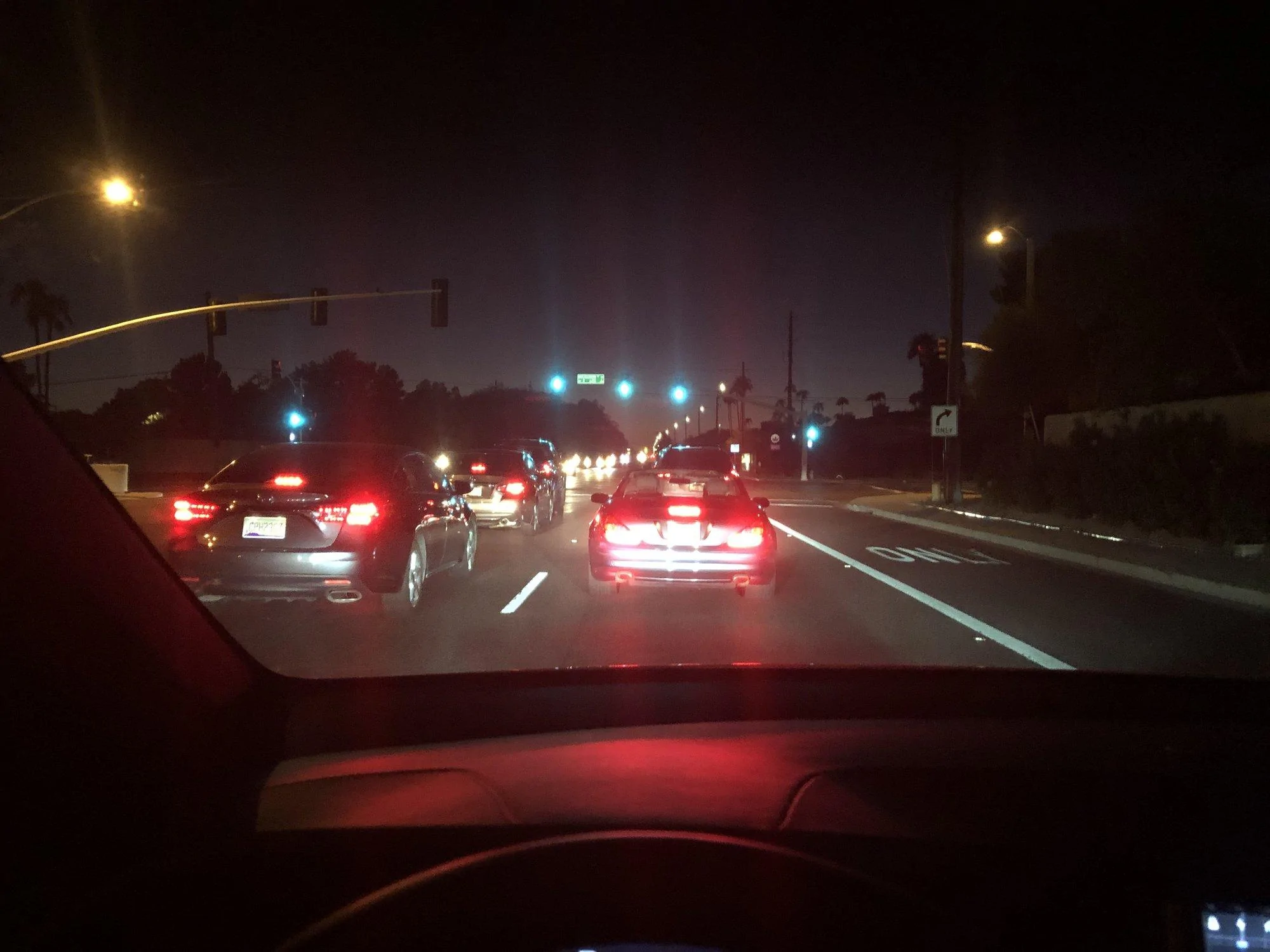 Tesla Cybertruck Windshield tint -  blurry / ghosting IMG_8154