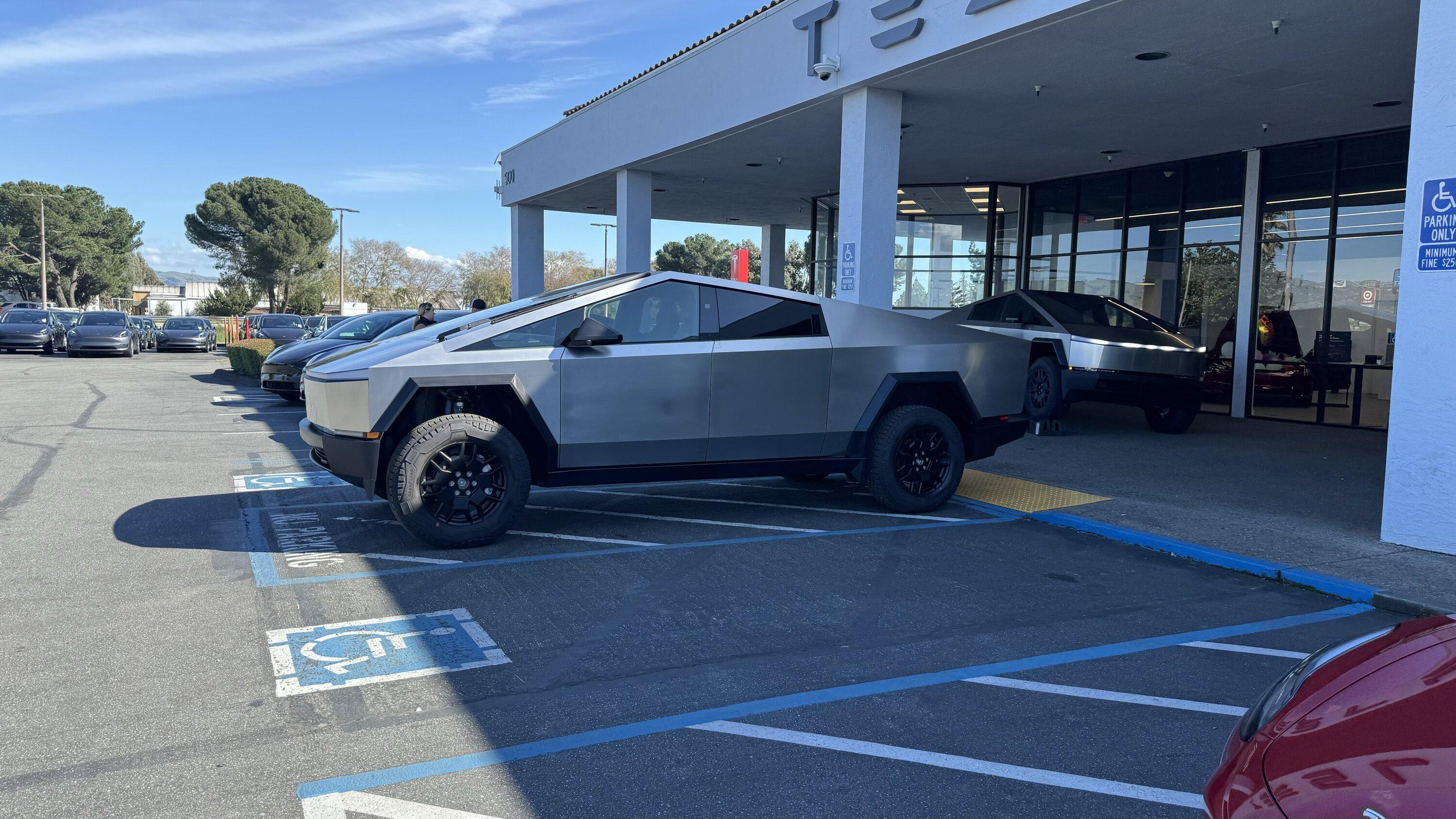 Tesla Cybertruck 12/10 waiting room IMG_9862
