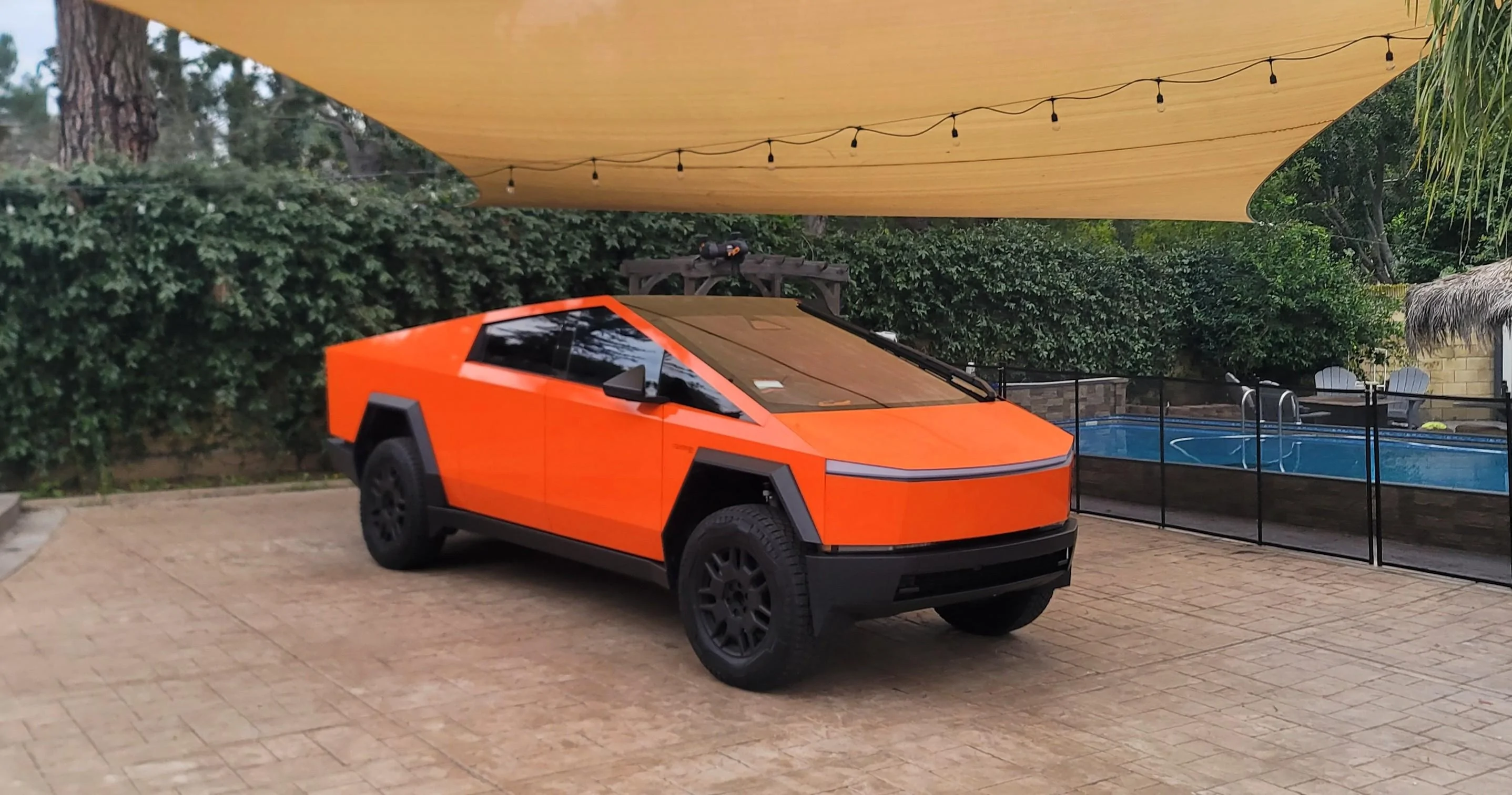 Tesla Cybertruck ORANGE Vinyl Wrap & PPF Cybertruck -- Photos & Videos GHcEaHkX0AAk5AG