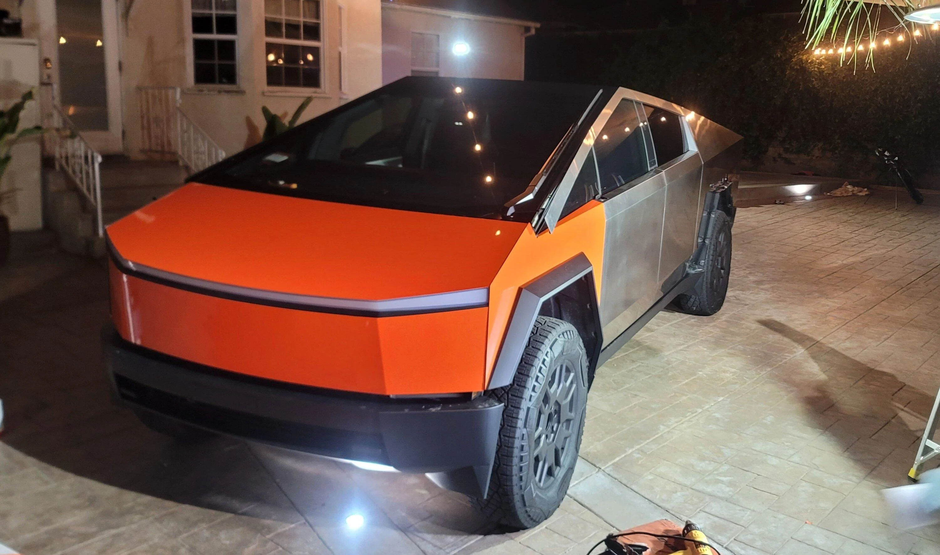Tesla Cybertruck ORANGE Vinyl Wrap & PPF Cybertruck -- Photos & Videos GHcEbVqXcAA2XUE