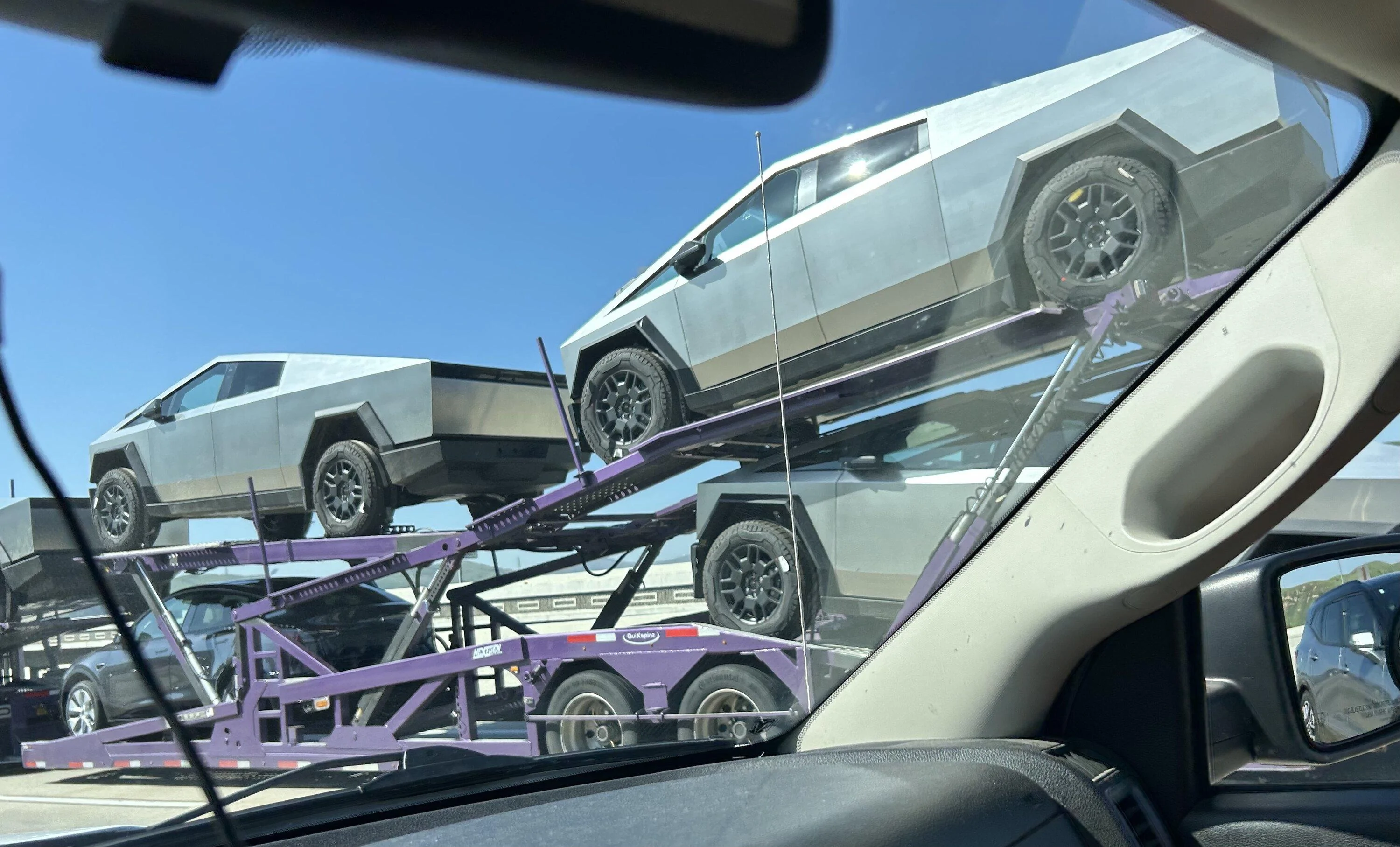 Tesla Cybertruck $400k+ worth of Cybertruck’s inbound for SoCal delivery center(s)!!! 235DFB76-4718-47D4-8445-0D6E5AB1DB14