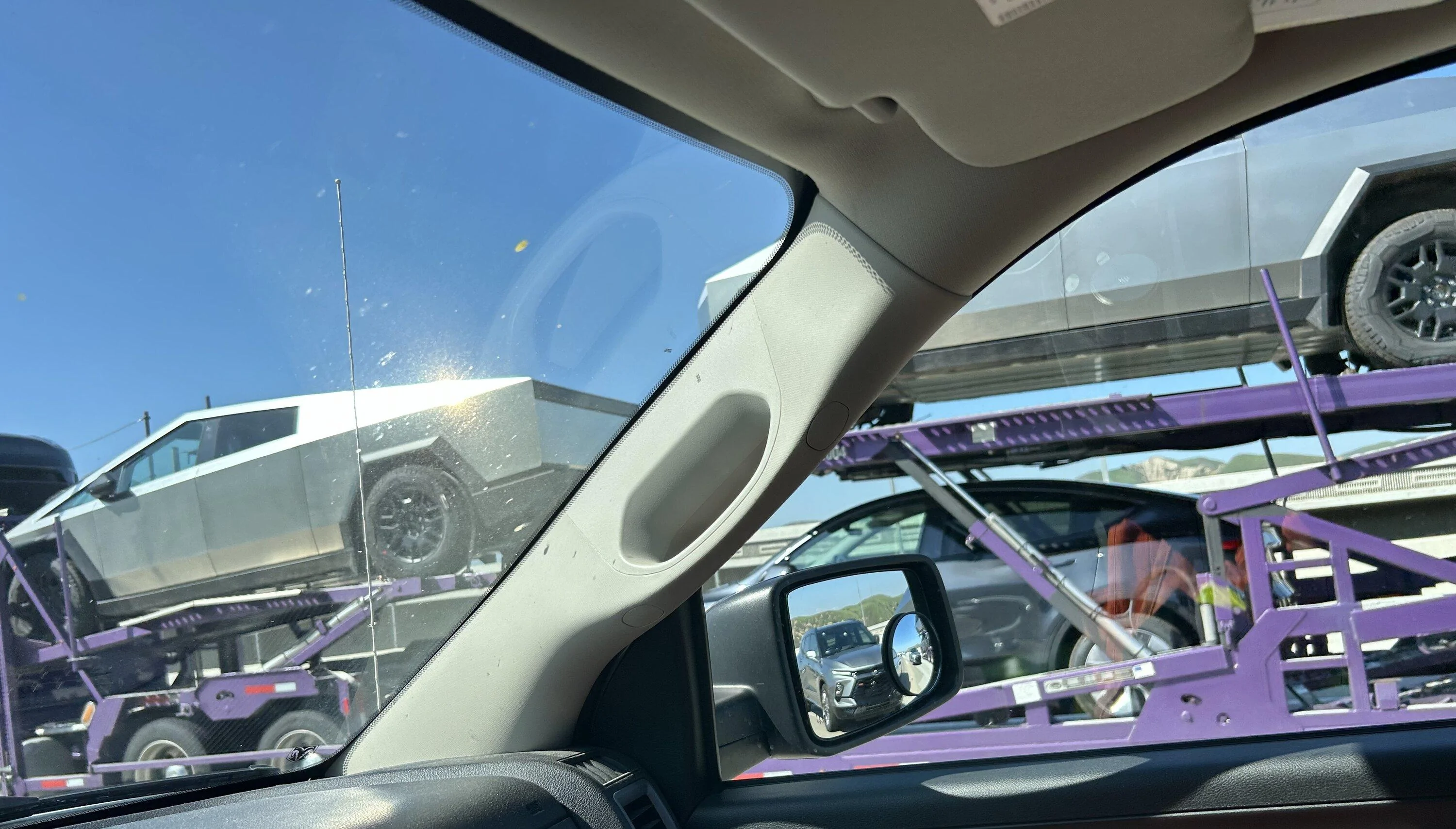 Tesla Cybertruck $400k+ worth of Cybertruck’s inbound for SoCal delivery center(s)!!! 92876136-4E2B-4014-B1C6-D5737F154309