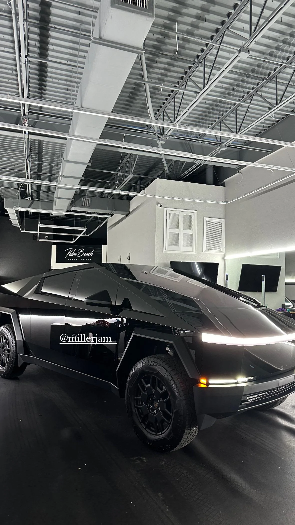 Tesla Cybertruck Metallic Gloss Night Sky PPF on Cybertruck (Gloss Black) 4488E572-5931-4063-9A38-2469D28CC75D