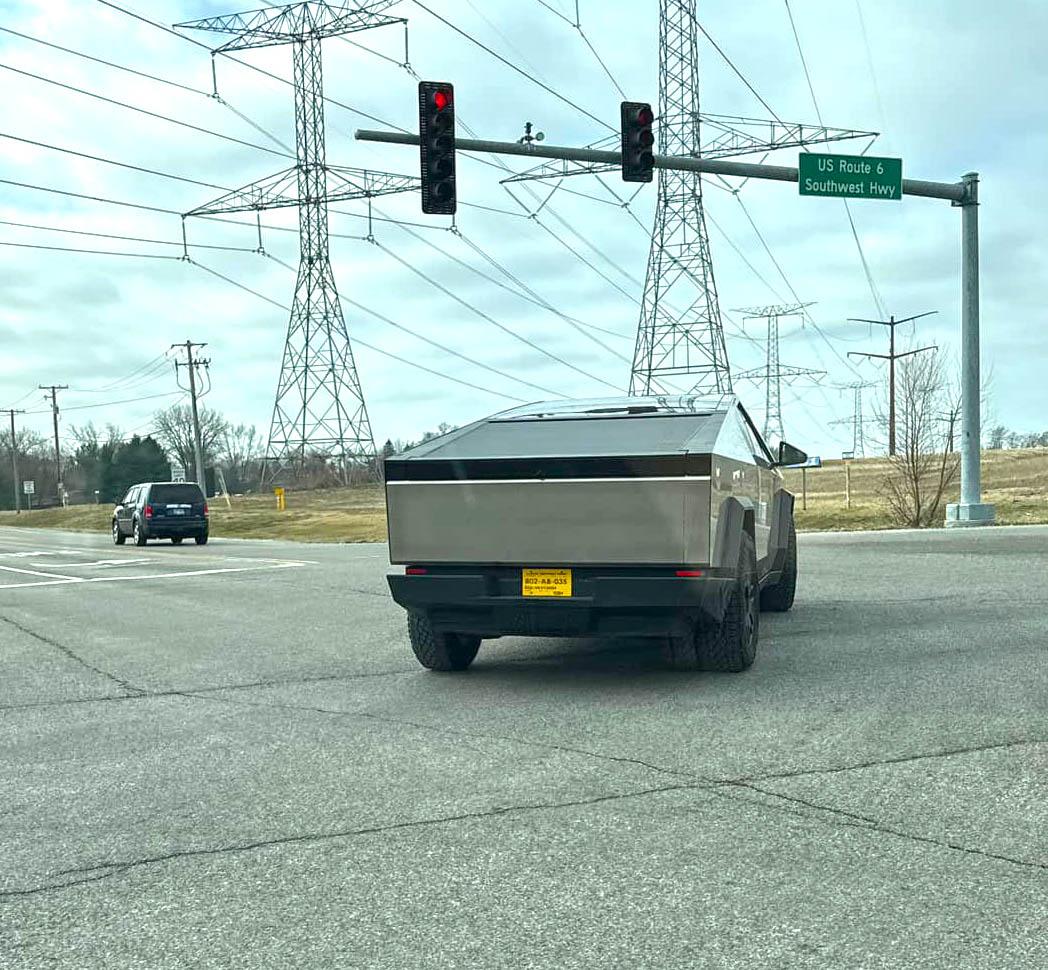 cybertruck illinois delivery.jpg