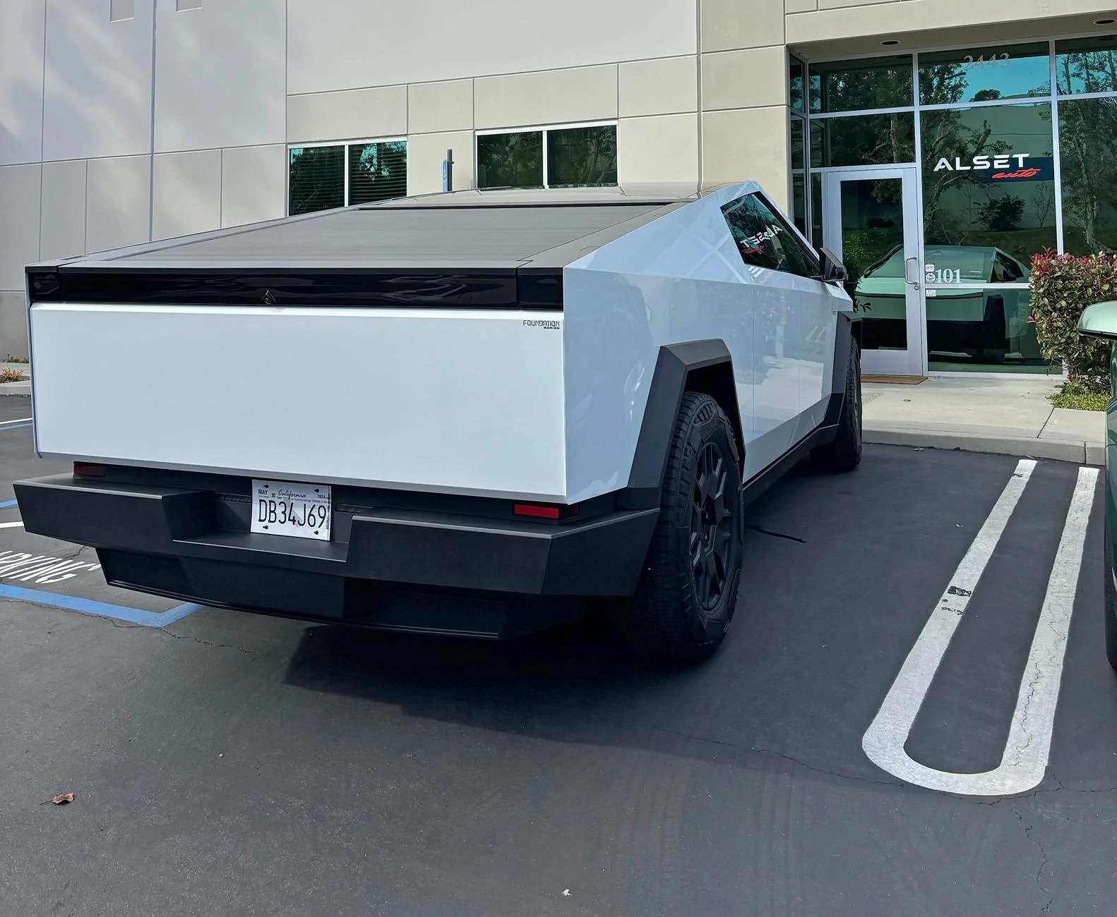 Tesla Cybertruck This Cybertruck in Gloss White PPF would fit in at a Tuxedo Event (Photos) IMG_0871