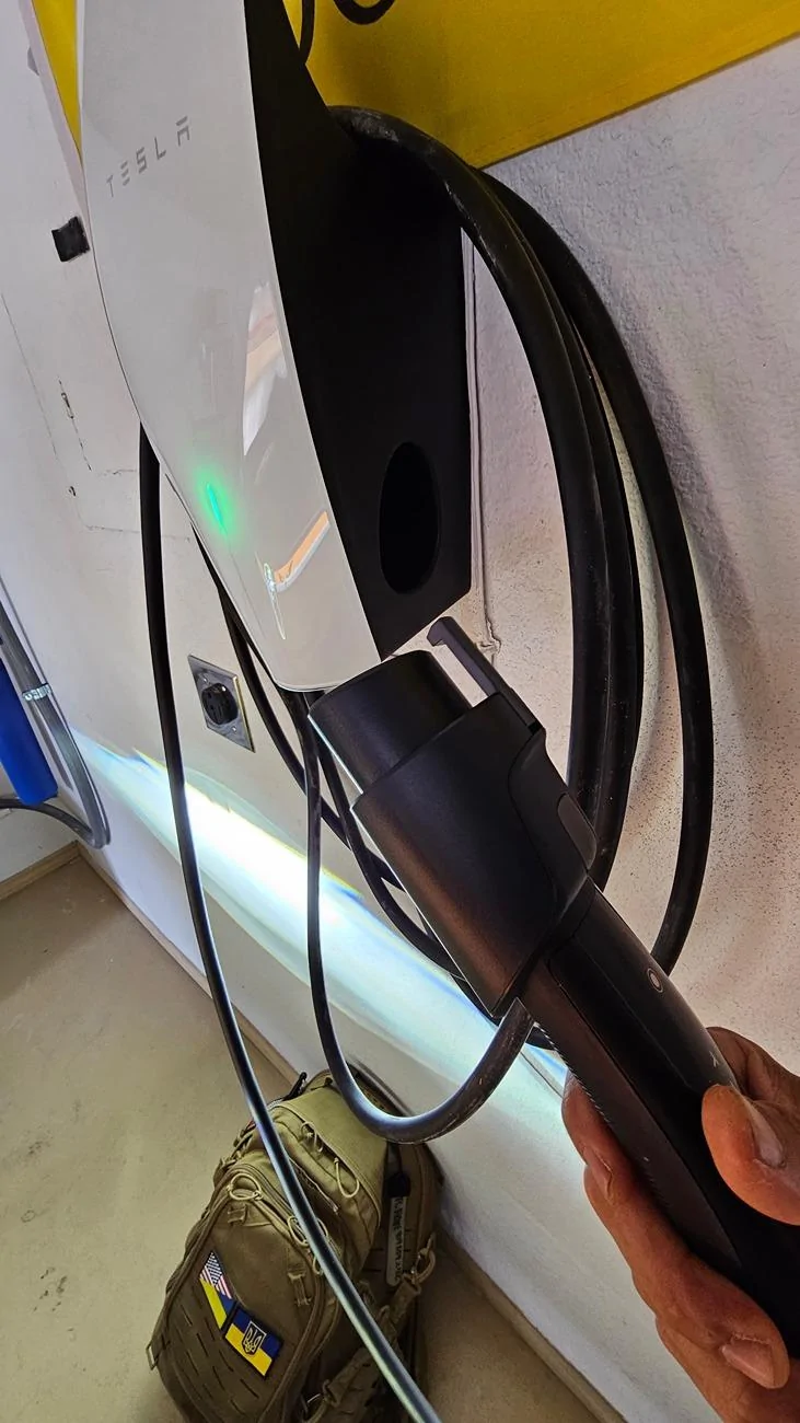 Tesla Cybertruck You can power your house with Cybertruck if you already have a Powerwall!! [confirmed by Drew Baglino of Tesla] 20231113_141313