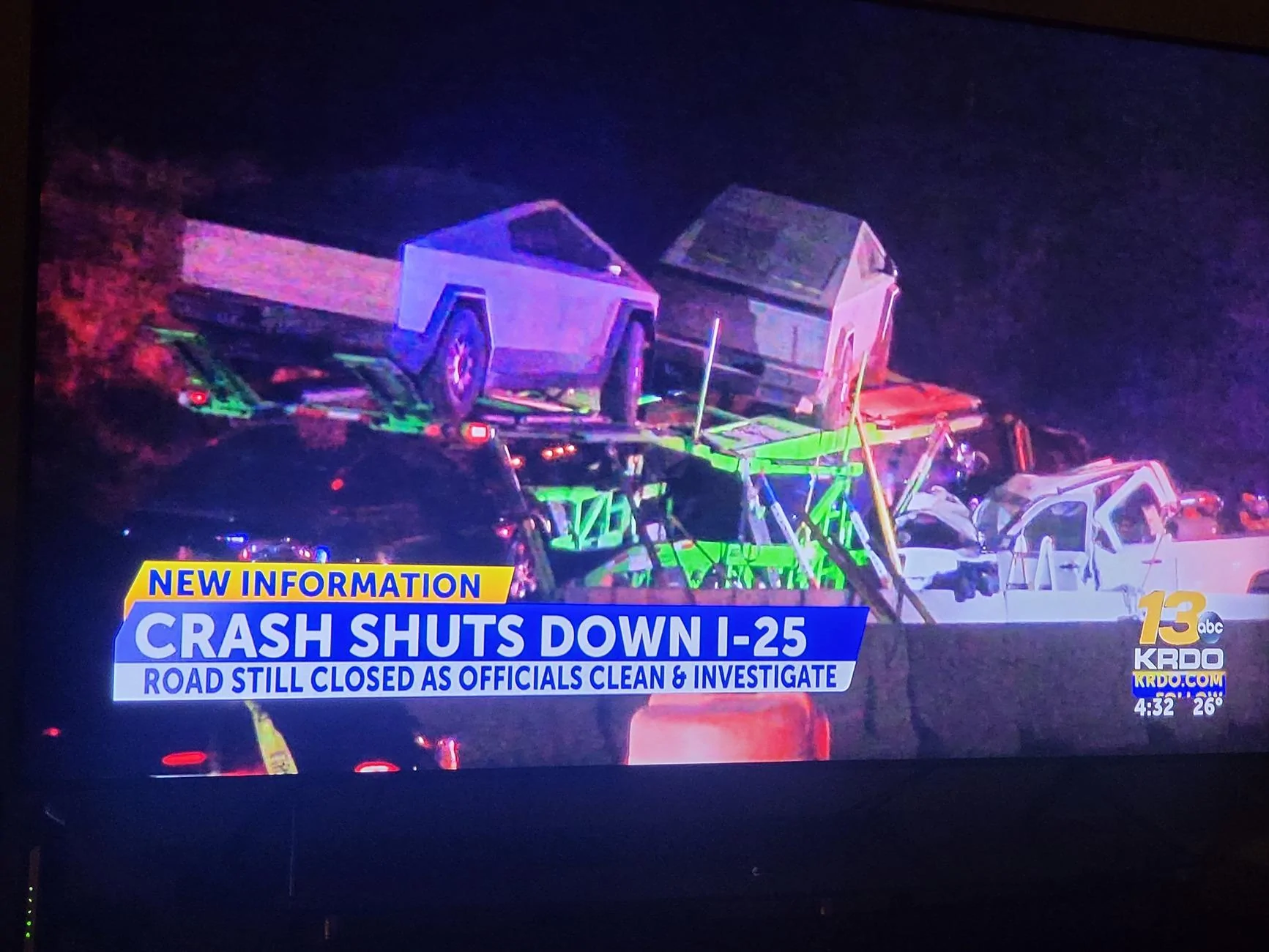 Tesla Cybertruck Cybertrucks on transport crashes in Colorado Springs 1000000827-jpg