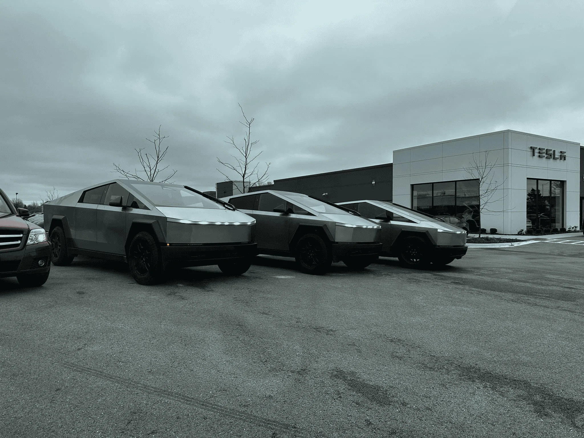Tesla Cybertruck Illinios Cybertruck Deliveries Have Begun 1709684064456
