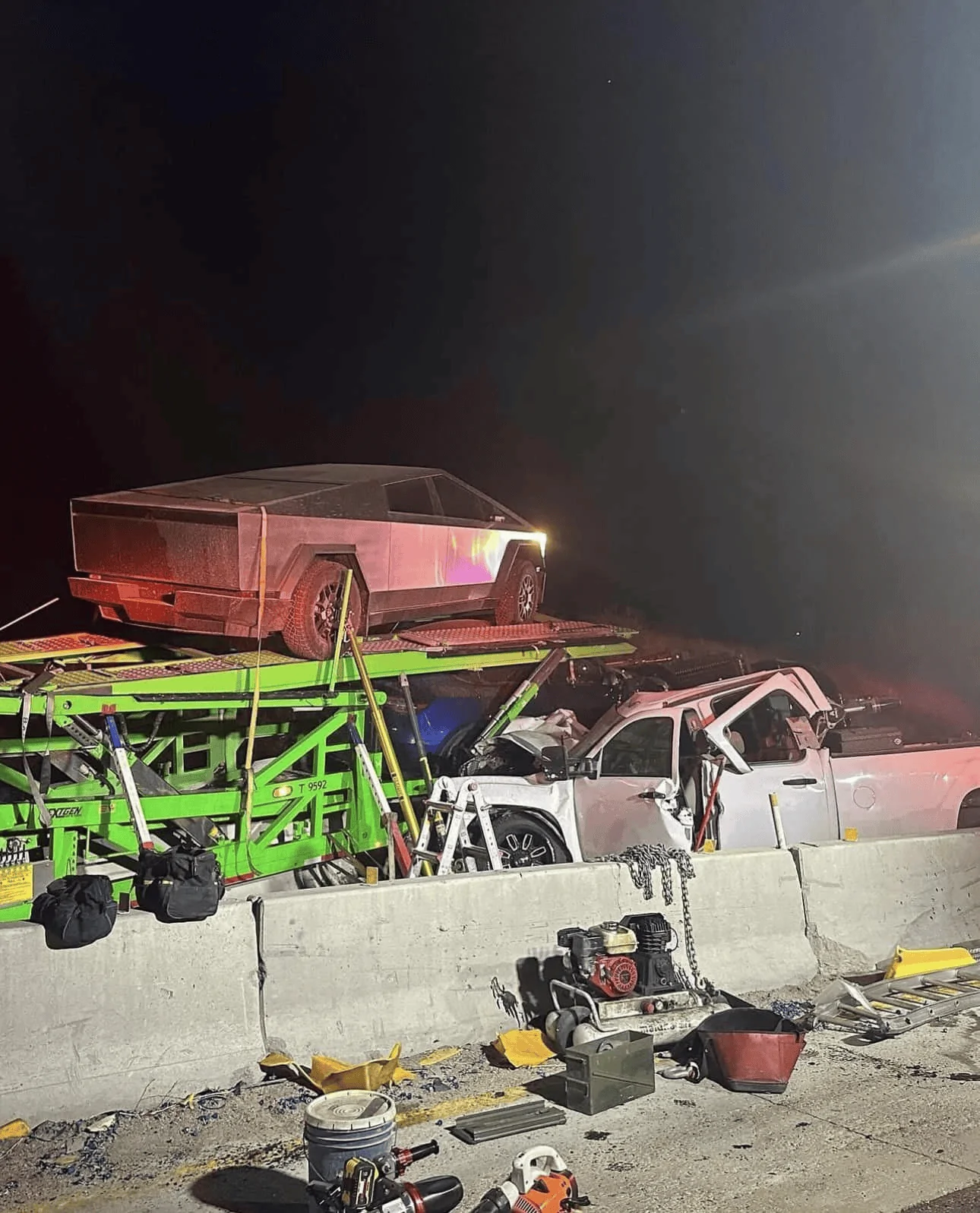 Tesla Cybertruck Cybertrucks on transport crashes in Colorado Springs 1709742592044
